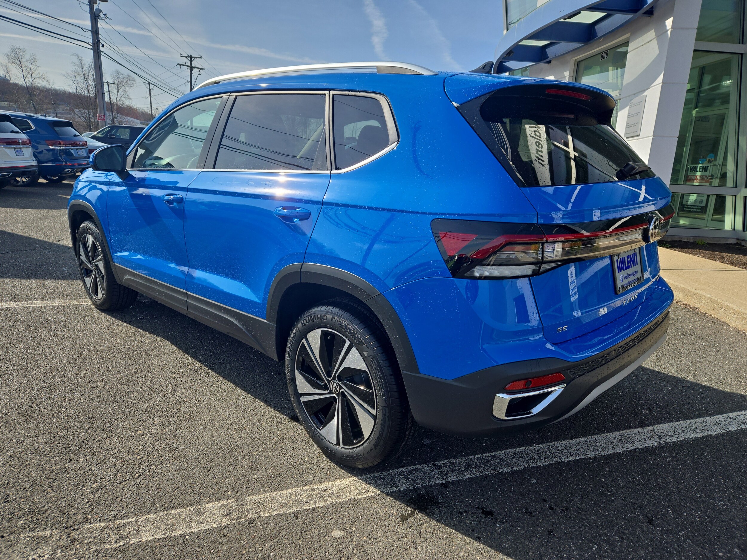 2025 Volkswagen Taos SE photo 4