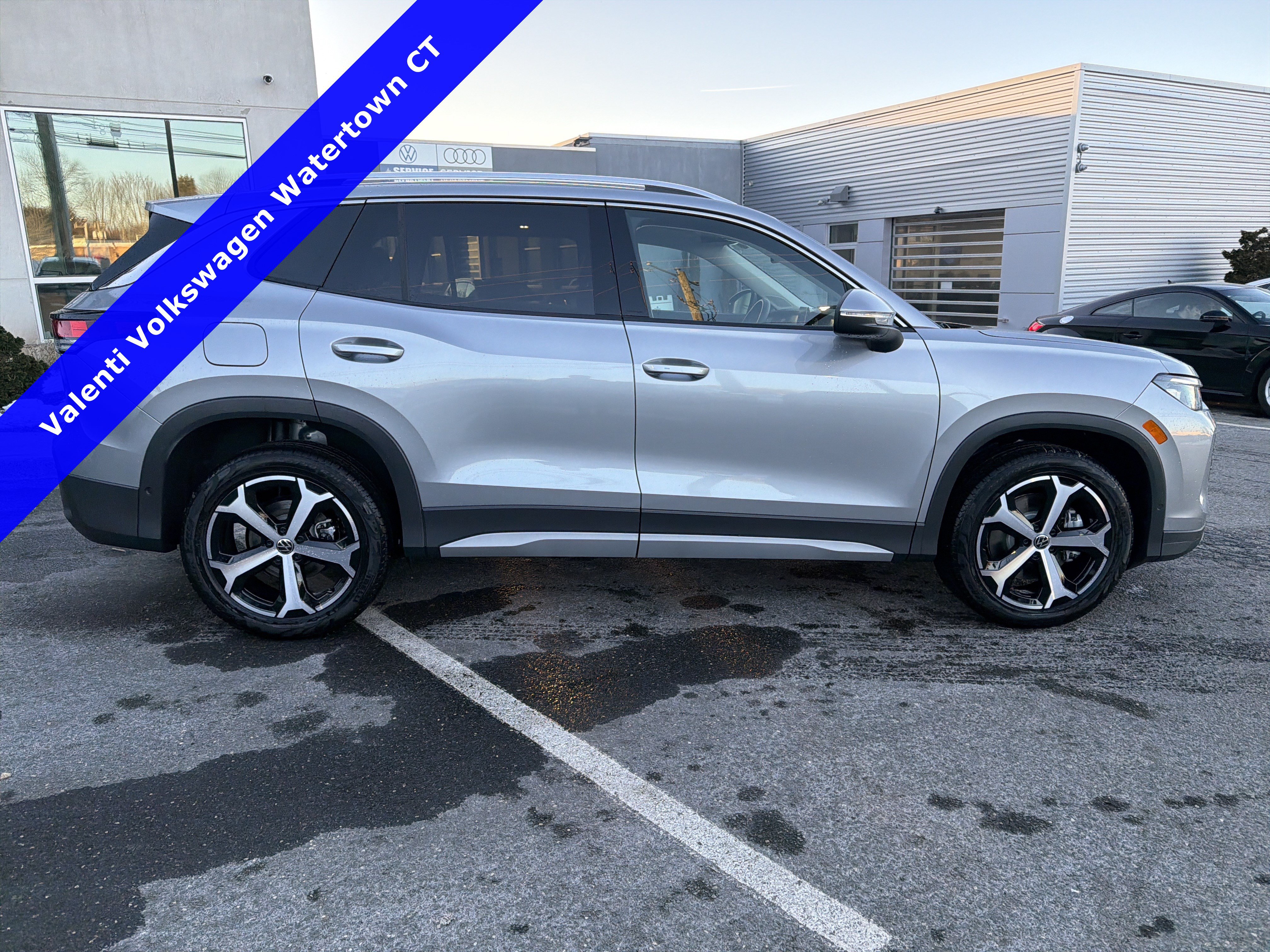 2026 Volkswagen Tiguan SE - Photo 13