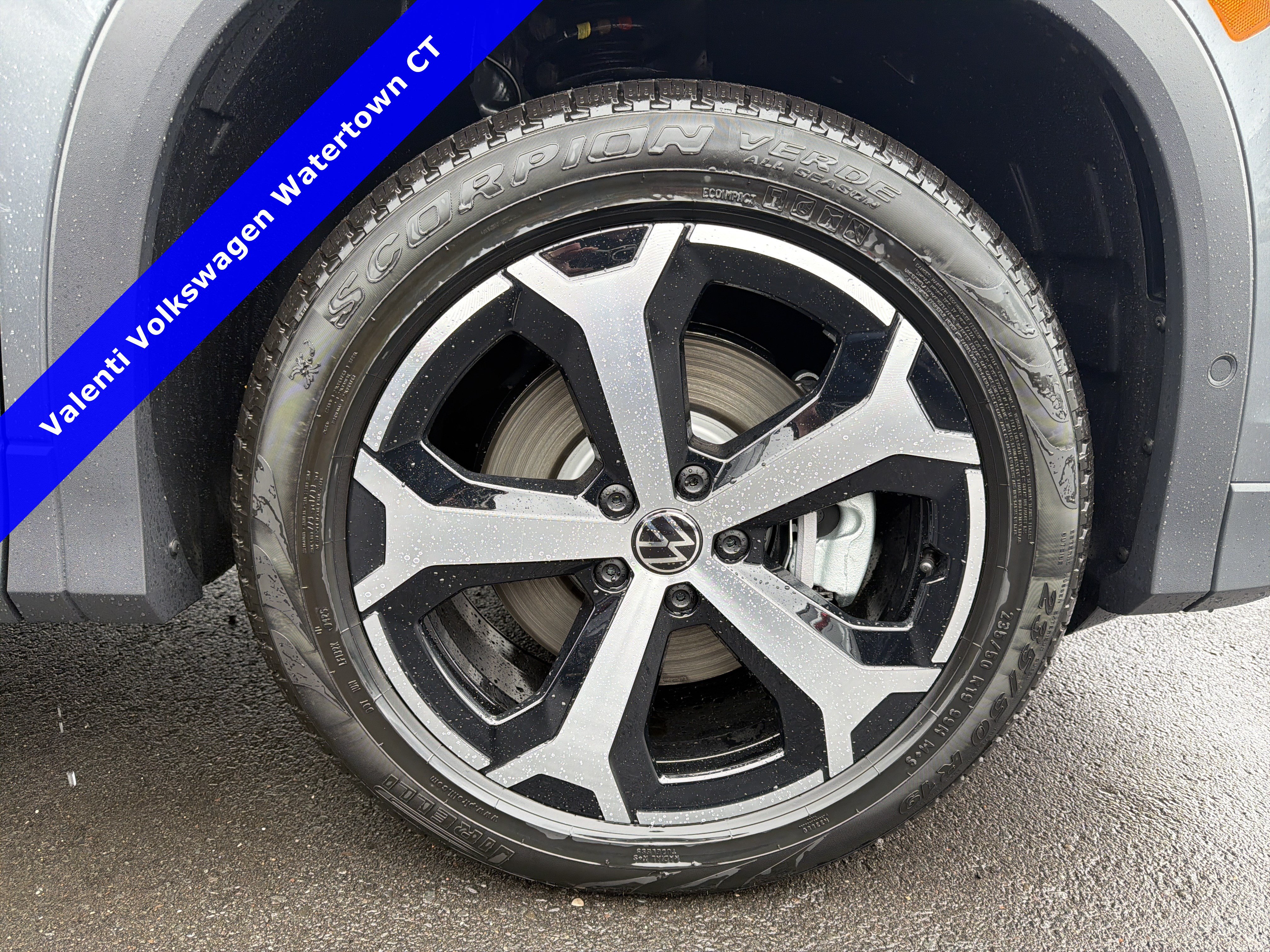 2026 Volkswagen Tiguan SE - Photo 6