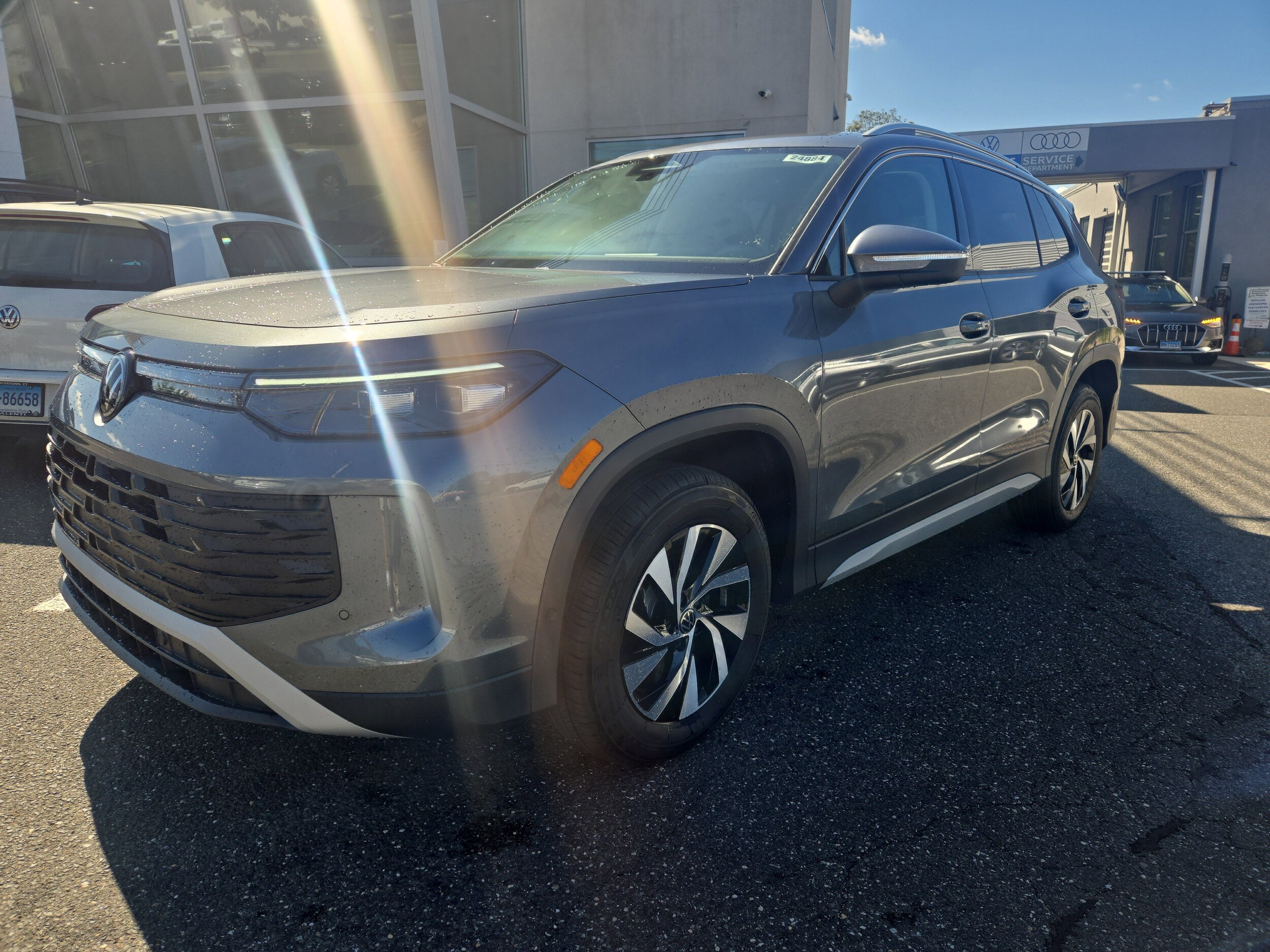 2025 Volkswagen Tiguan S photo 2