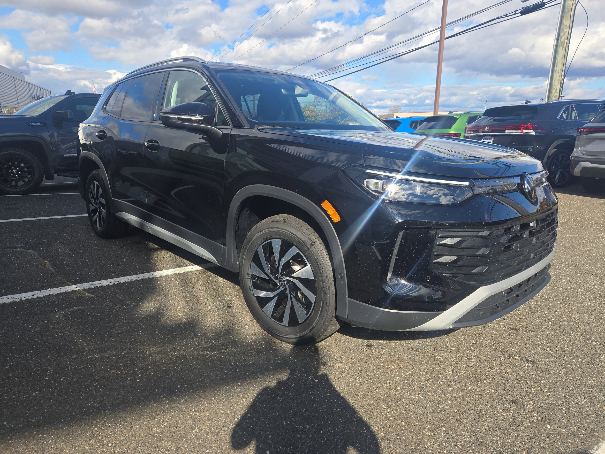 2025 Volkswagen Tiguan S photo 3