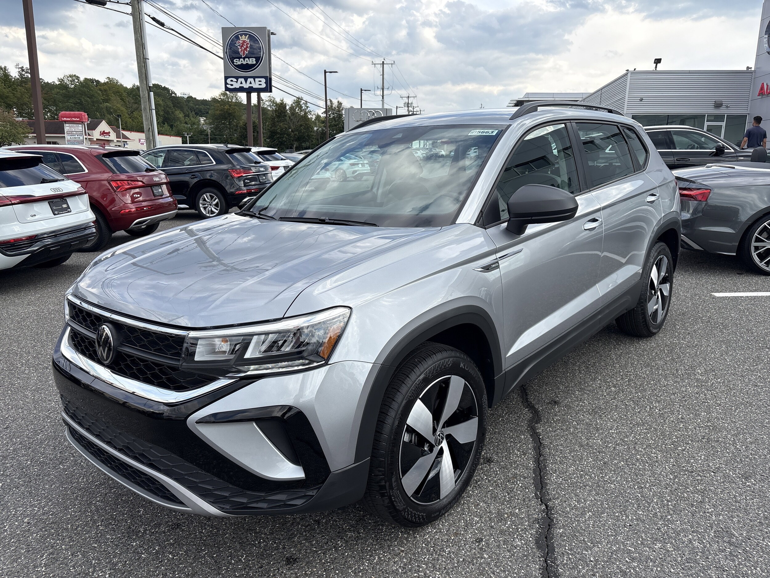 2024 Volkswagen Taos S photo 3