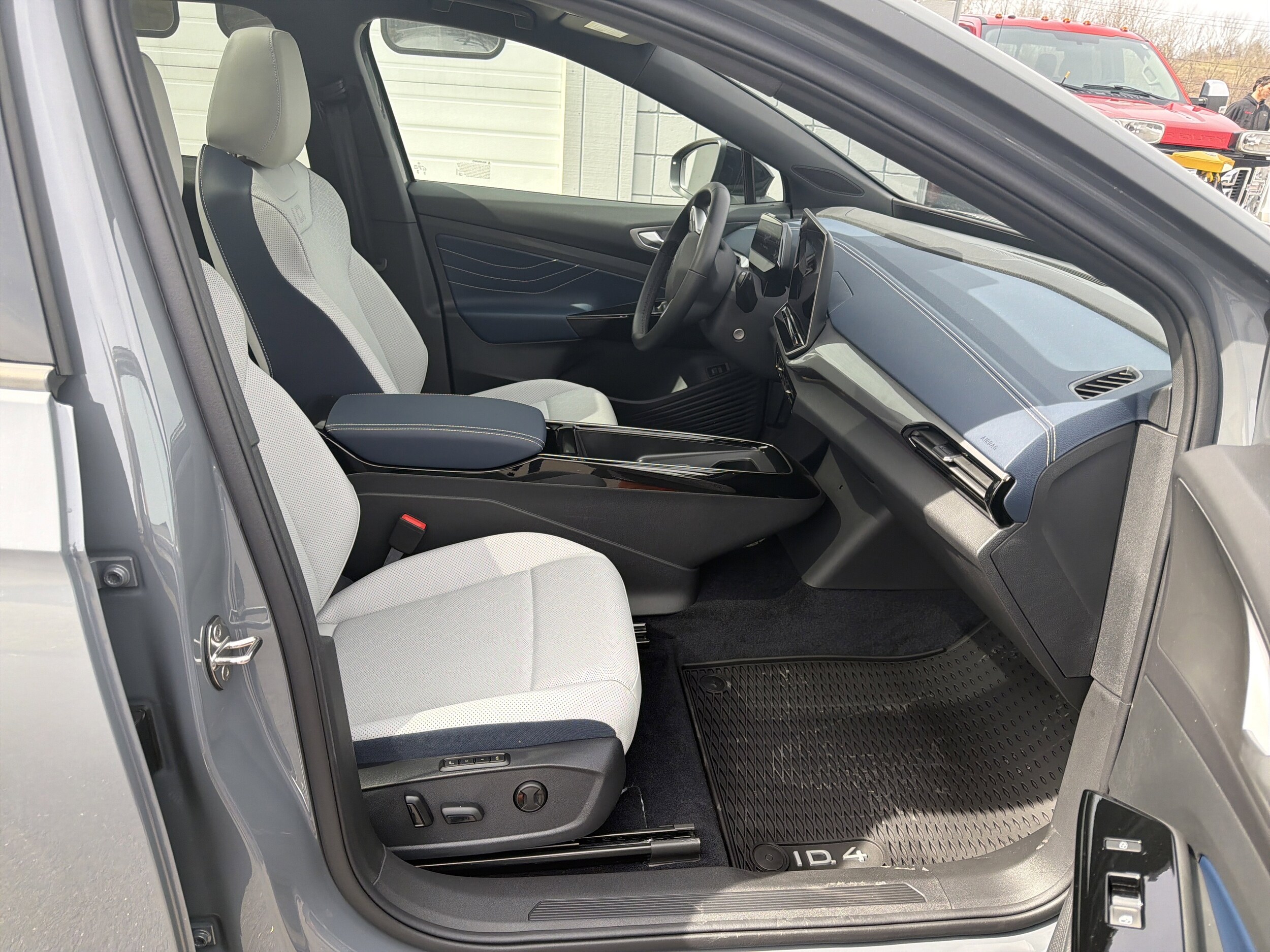 2025 Volkswagen ID.4 PRO S - Photo 17