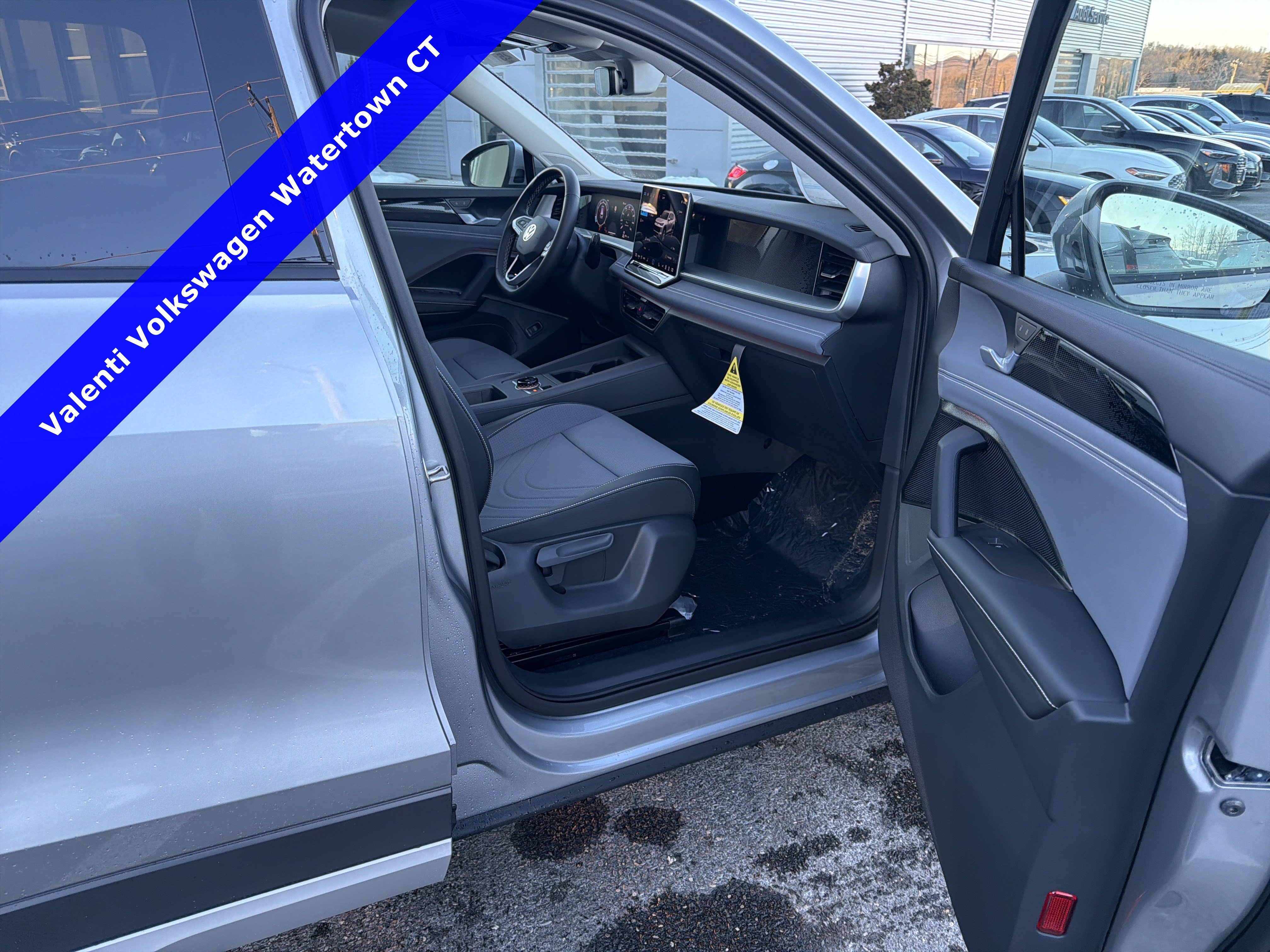 2026 Volkswagen Tiguan SE - Photo 23