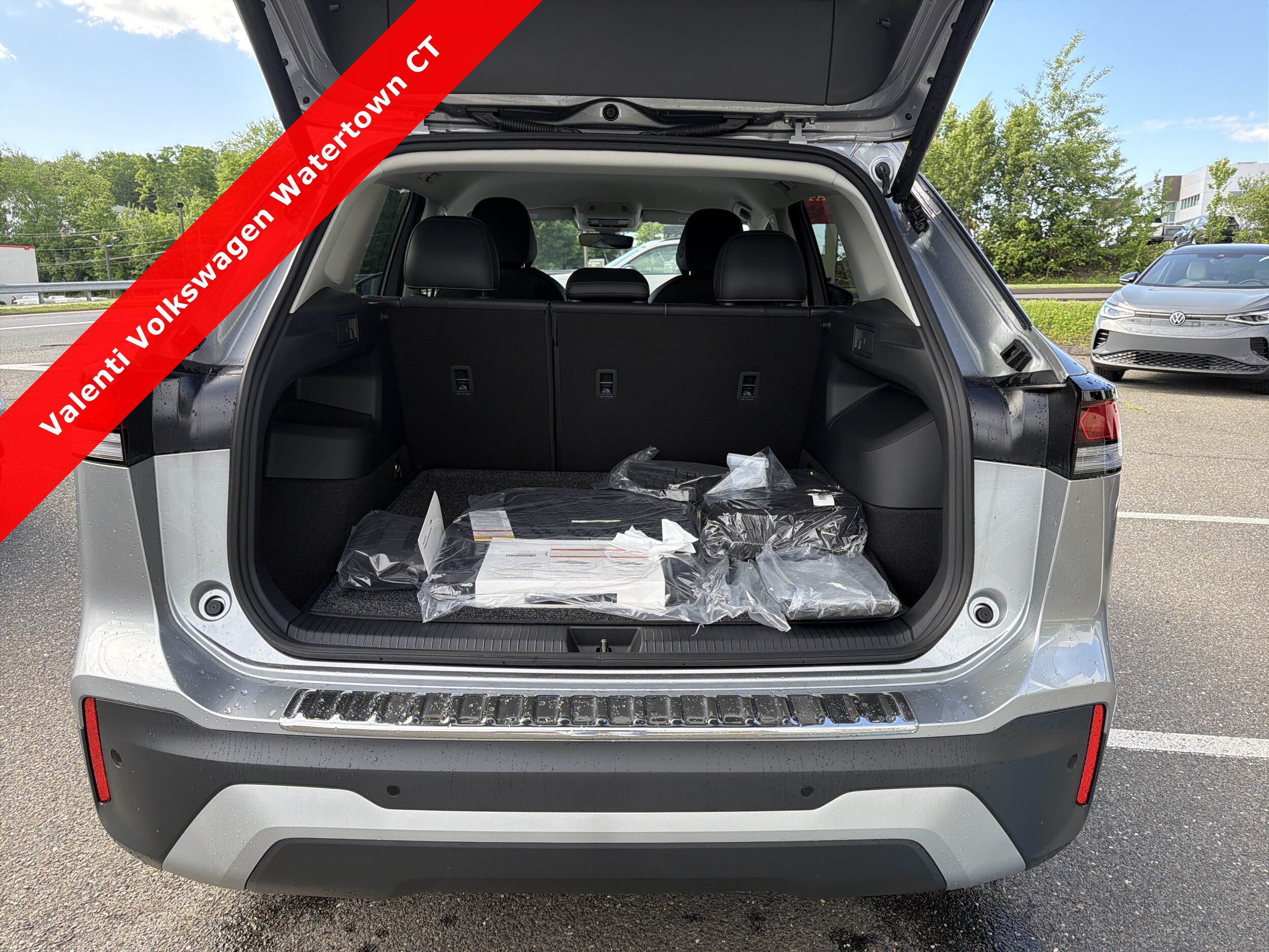 2026 Volkswagen Tiguan SE - Photo 11