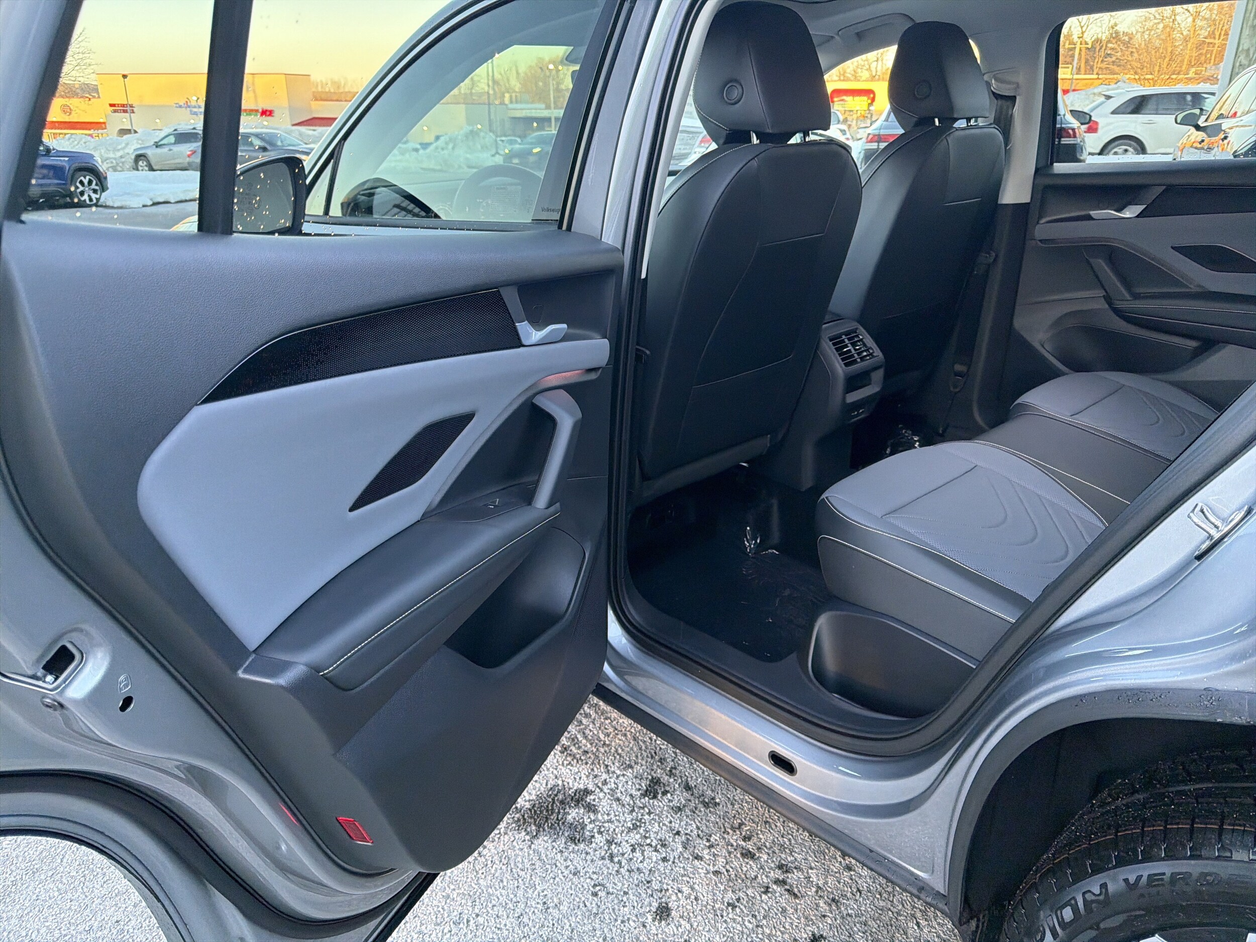 2026 Volkswagen Tiguan SE - Photo 22