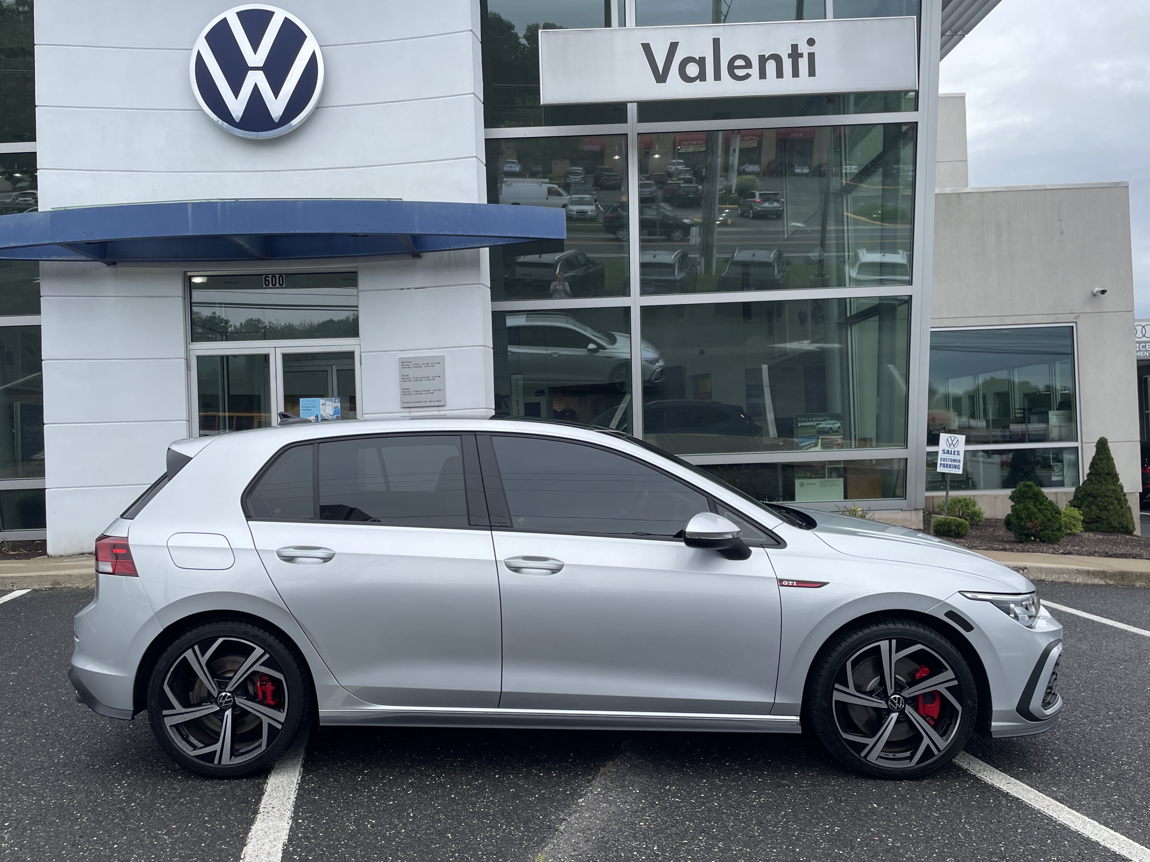 Certified 2024 Volkswagen Golf GTI SE Hatchback