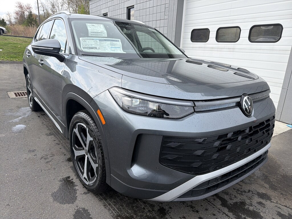New 2026 Volkswagen Tiguan SE SE 4MOTION