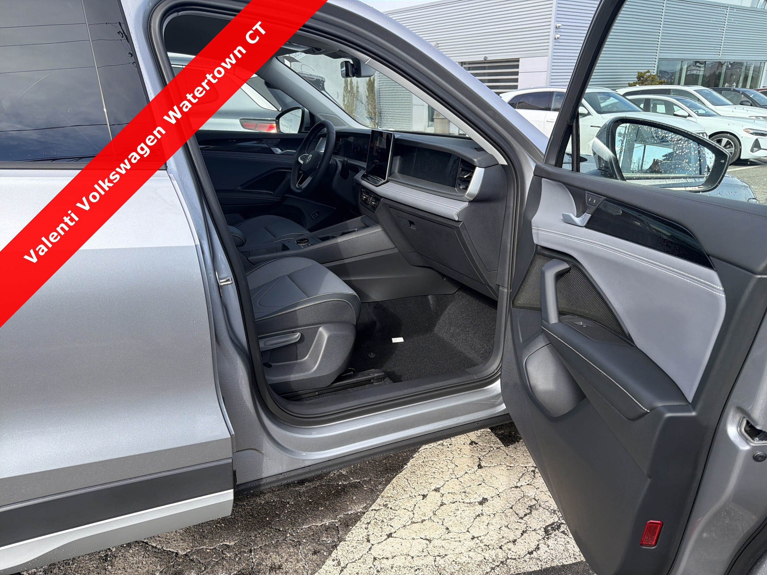 2026 Volkswagen Tiguan SE - Photo 25