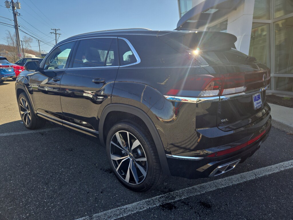 New 2025 Volkswagen Atlas Cross Sport 2.0T SEL Premium R-Line 2.0T SEL Premium R-Line 4MOTION