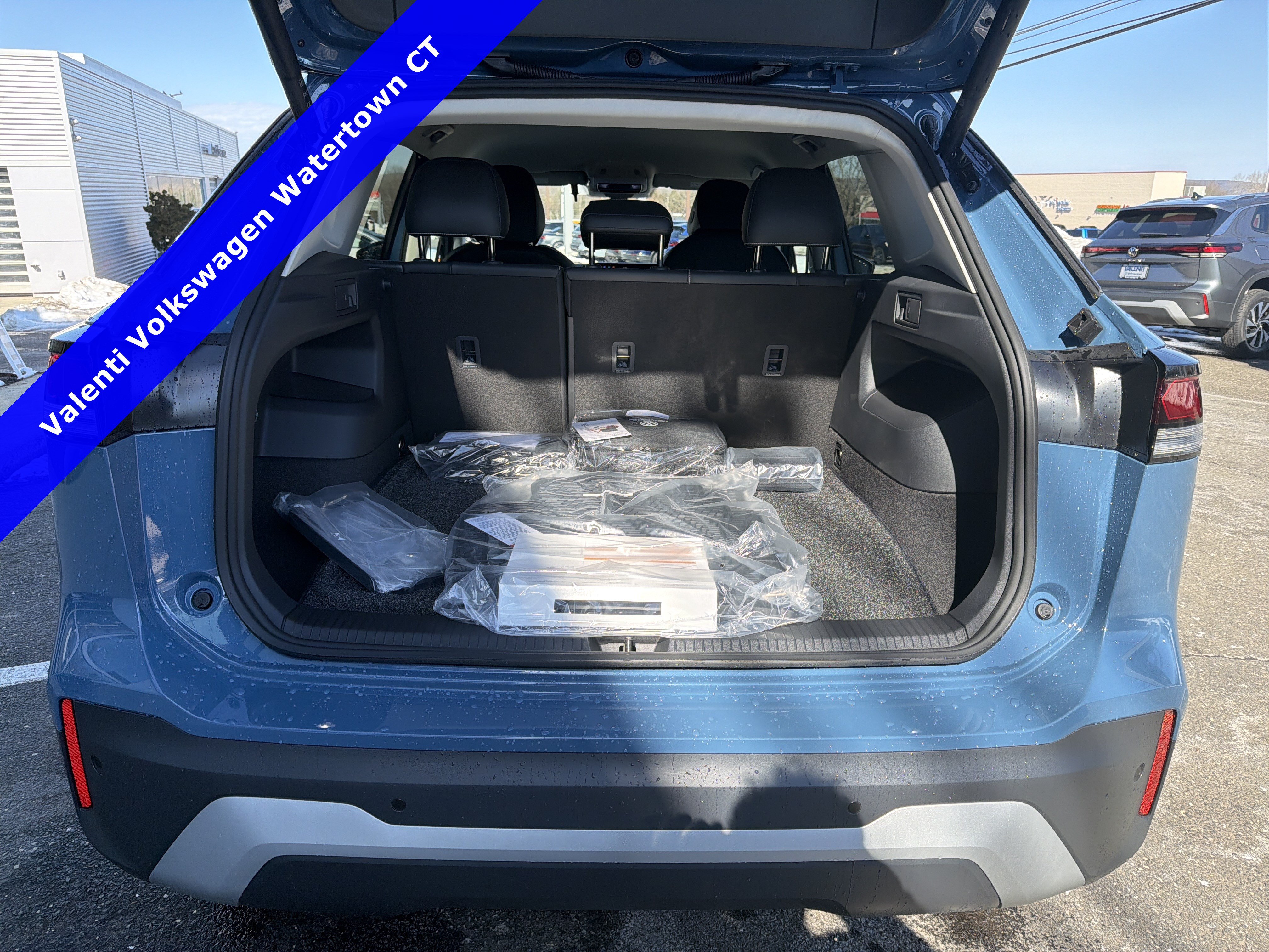 2026 Volkswagen Tiguan SE - Photo 9
