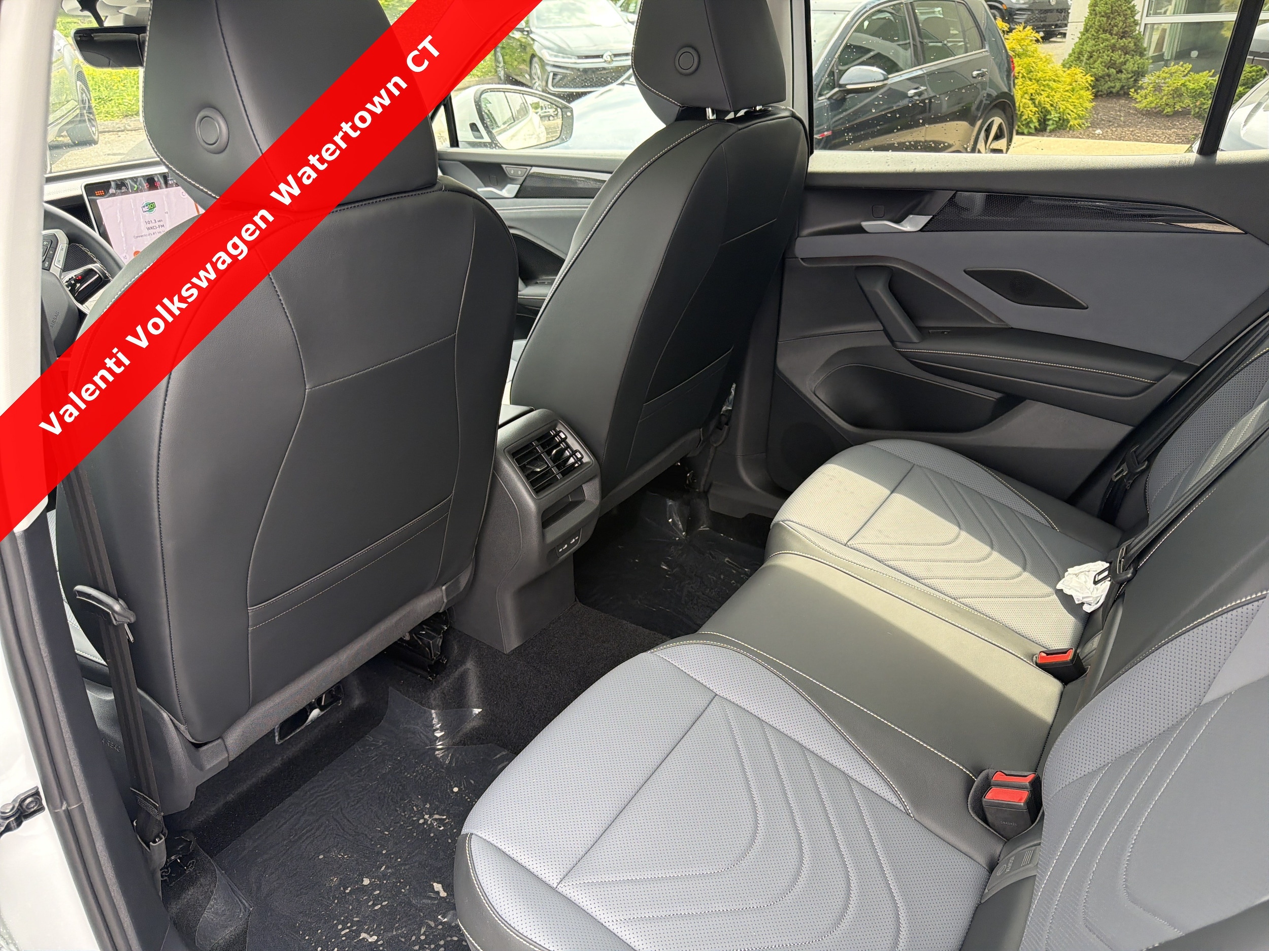 2026 Volkswagen Tiguan SE - Photo 11