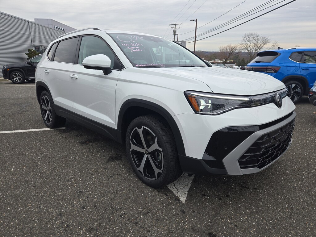 New 2025 Volkswagen Taos SEL SEL 4MOTION