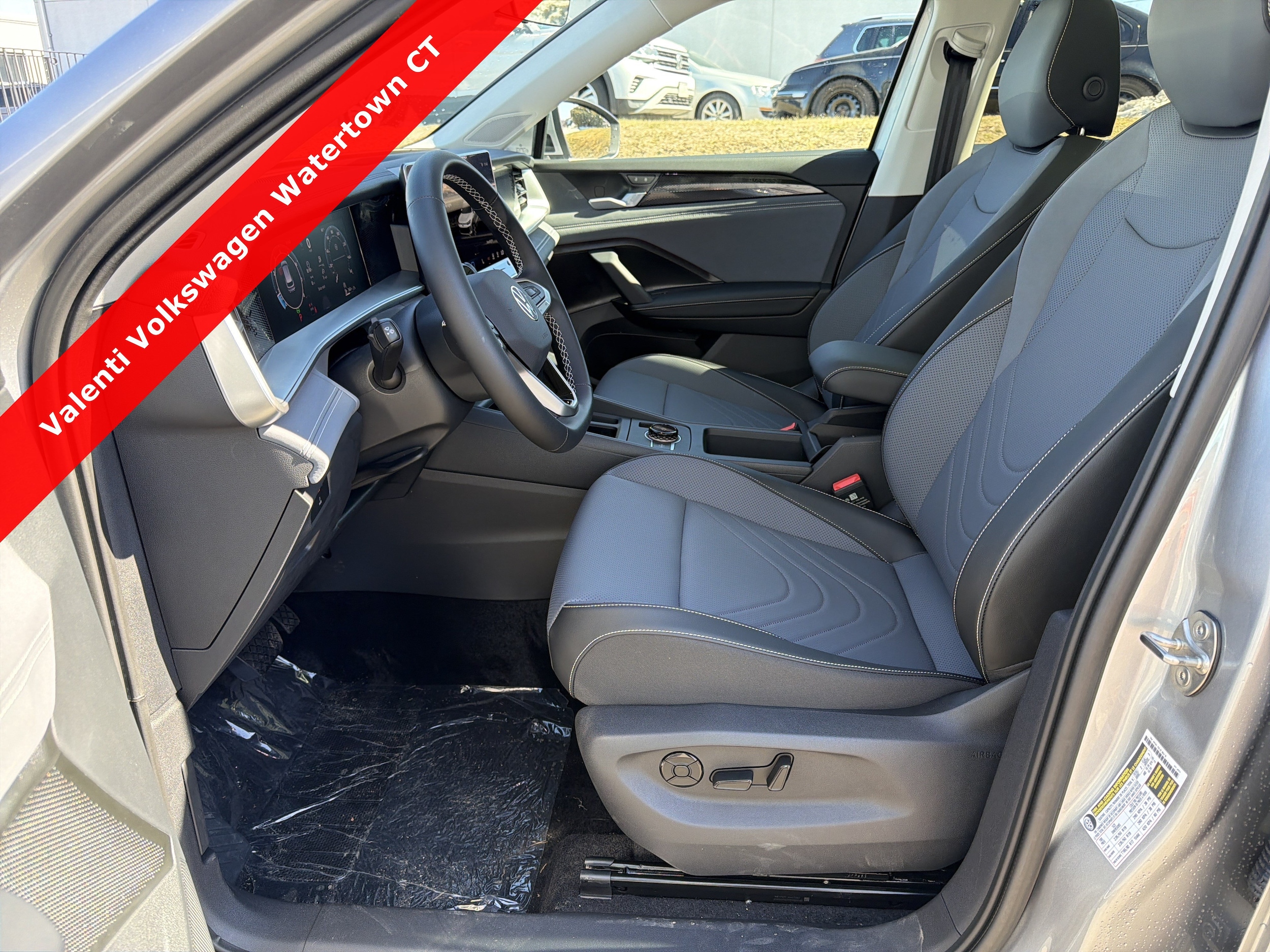 2026 Volkswagen Tiguan SE - Photo 11