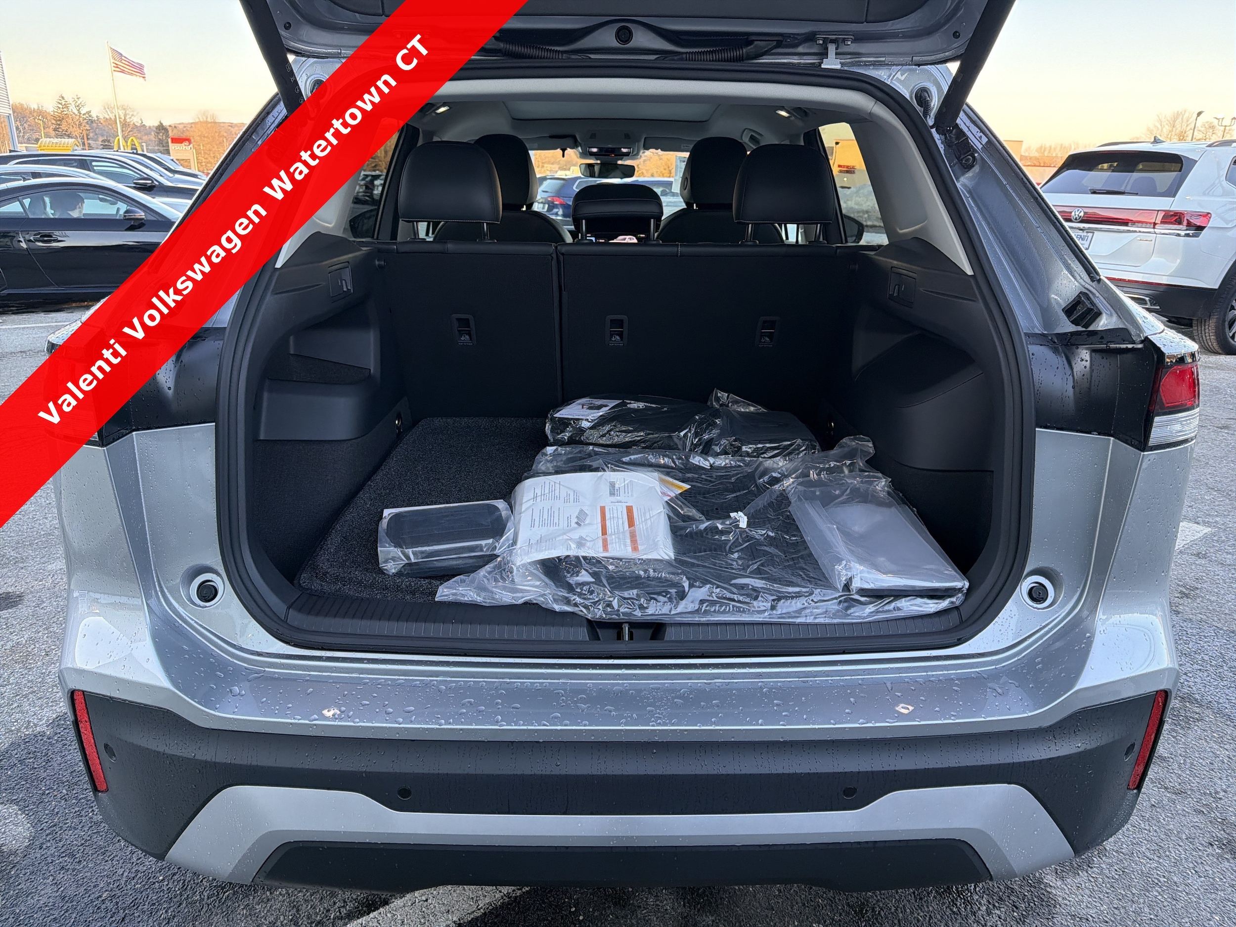 2026 Volkswagen Tiguan SE - Photo 17