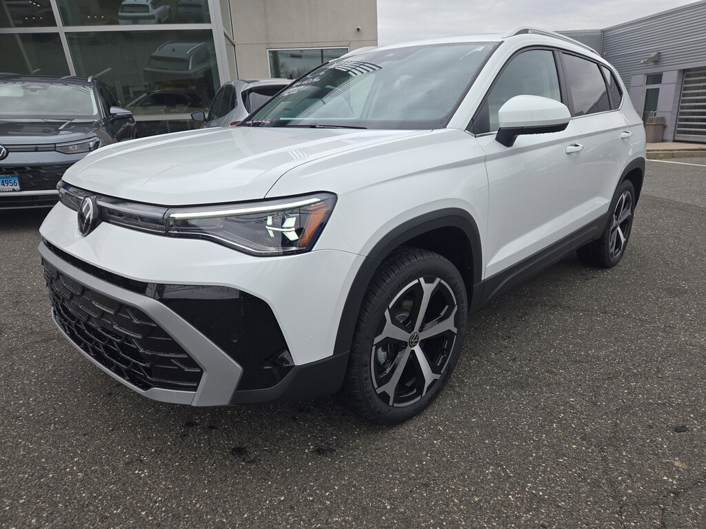New 2025 Volkswagen Taos SEL SEL 4MOTION