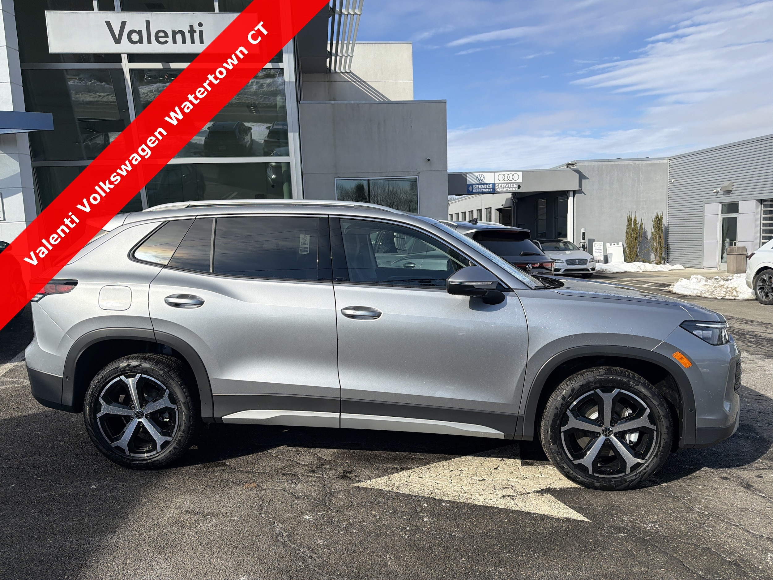 2026 Volkswagen Tiguan SE - Photo 10