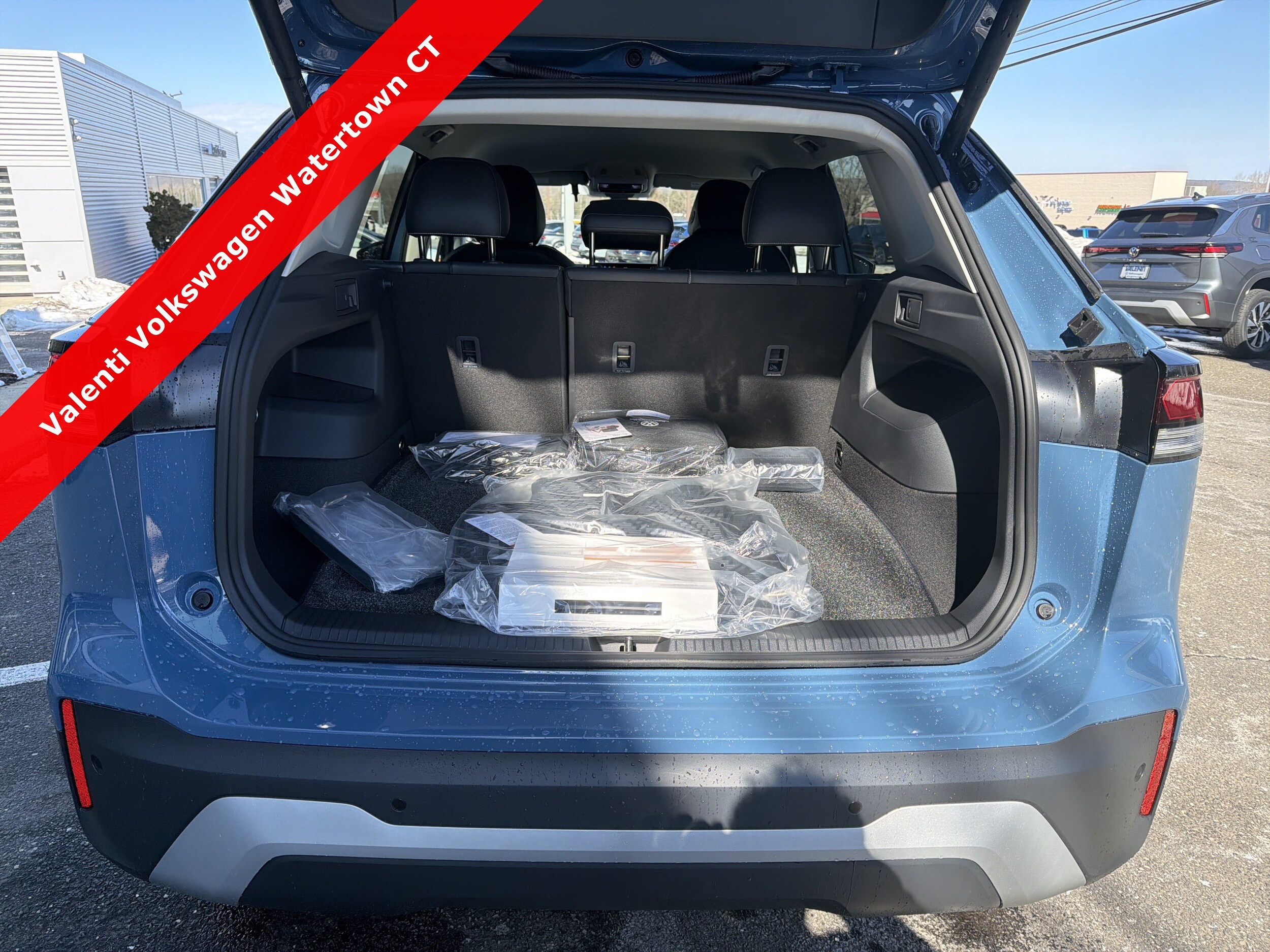 2026 Volkswagen Tiguan SE - Photo 9