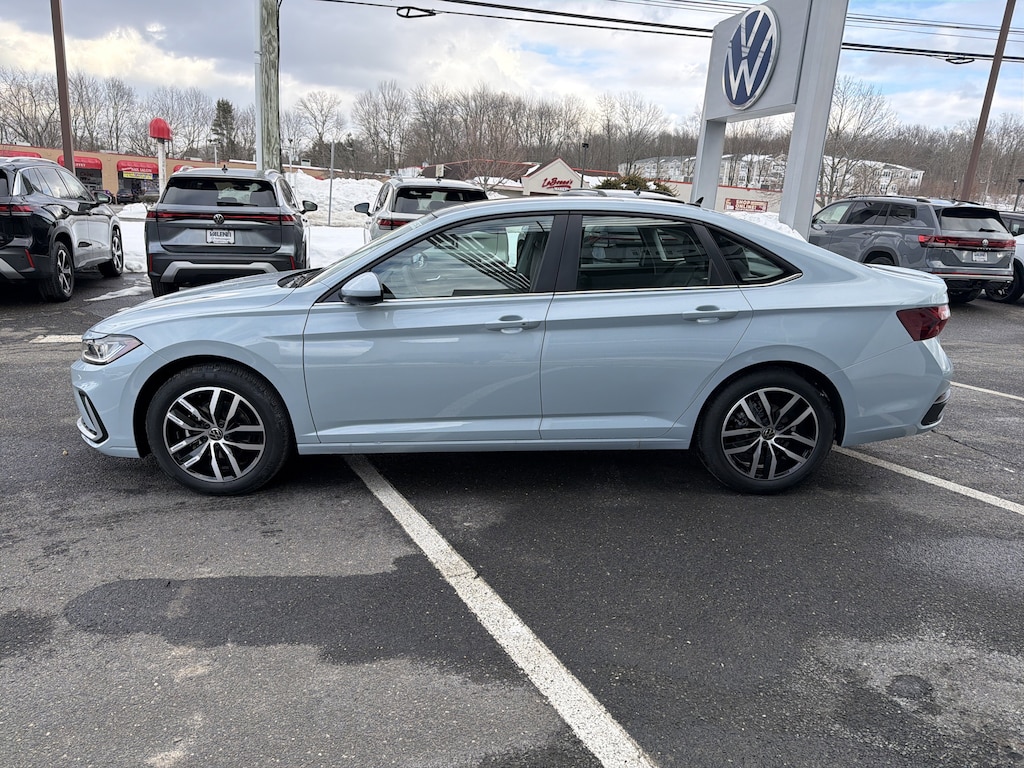 New 2026 Volkswagen Jetta SE SE Auto