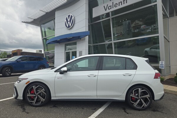 2025 Volkswagen Golf GTI SE 2.0T SE DSG