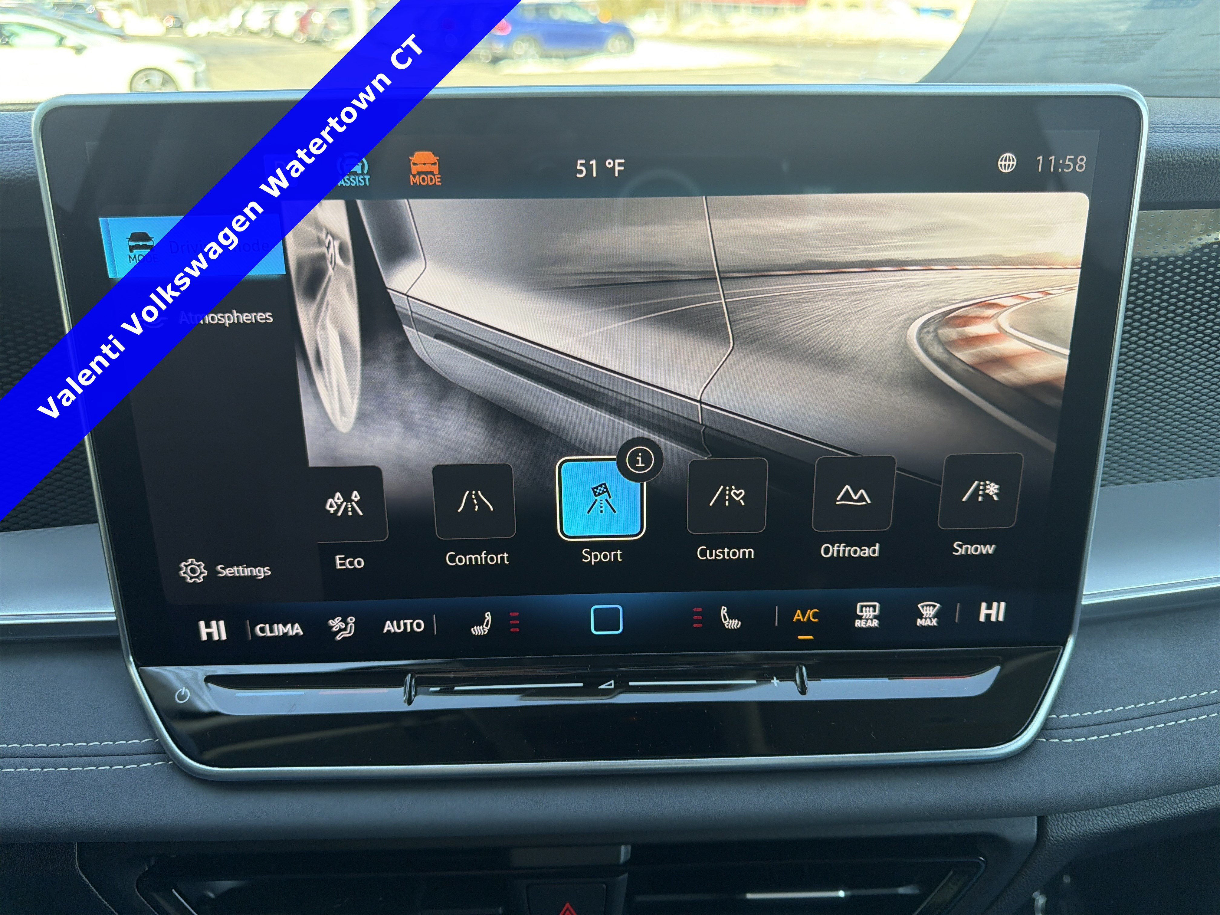 2026 Volkswagen Tiguan SE - Photo 22