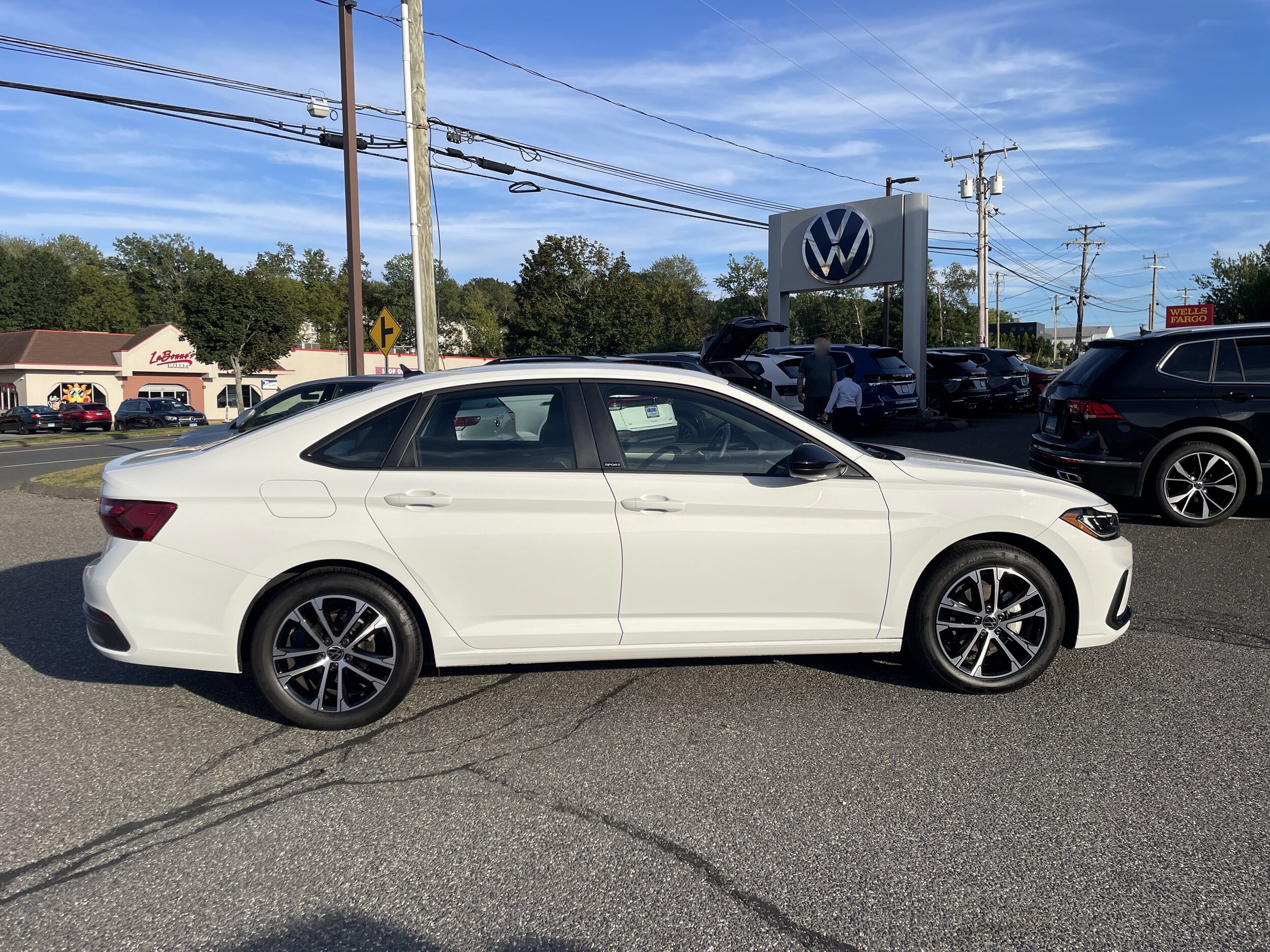 2025 Volkswagen Jetta Sport photo 3