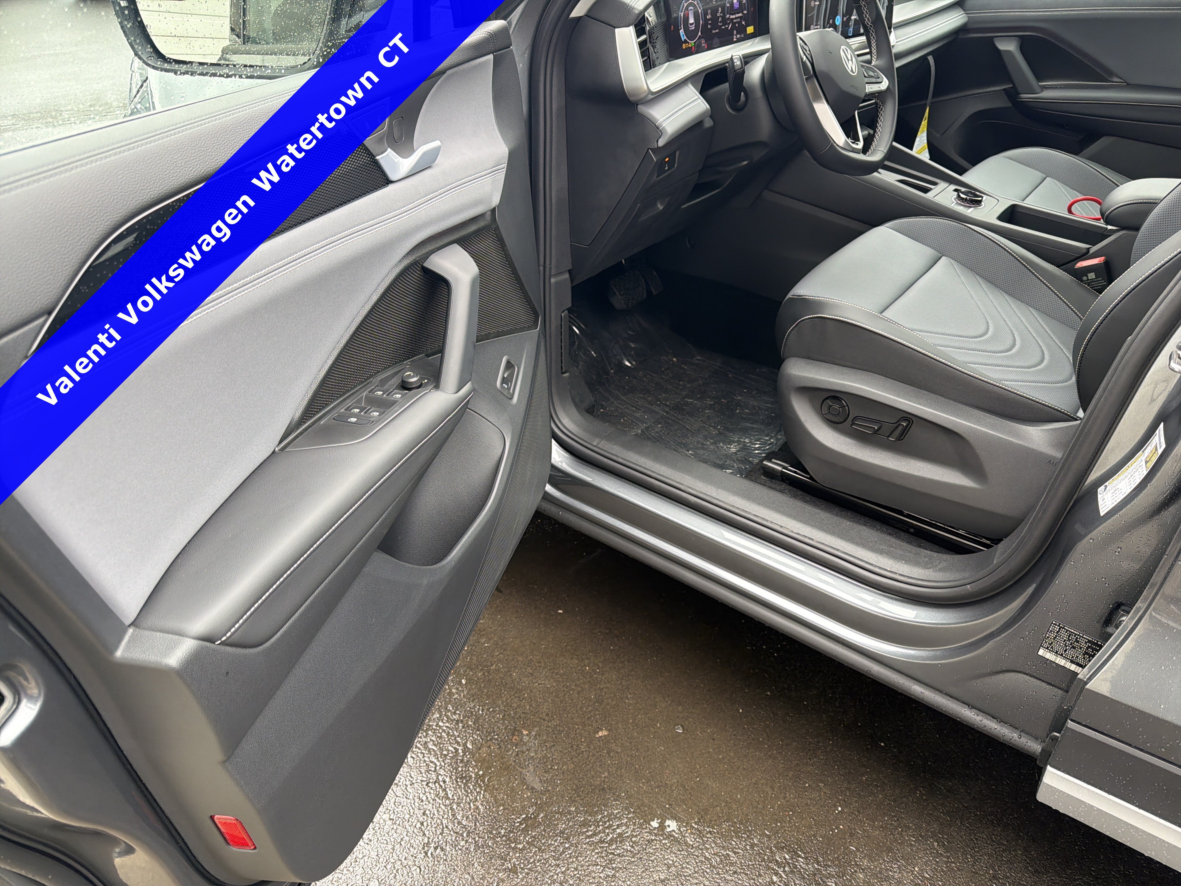 2026 Volkswagen Tiguan SE - Photo 10