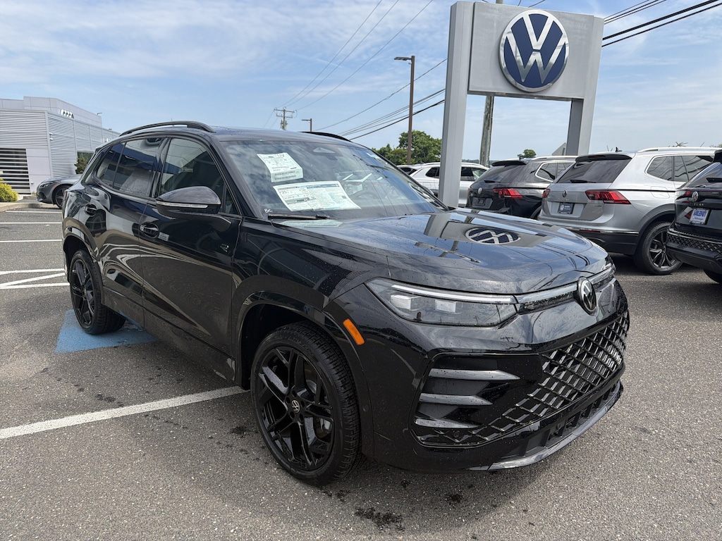 New 2026 Volkswagen Tiguan SE R-Line Black SE R-Line Black 4MOTION
