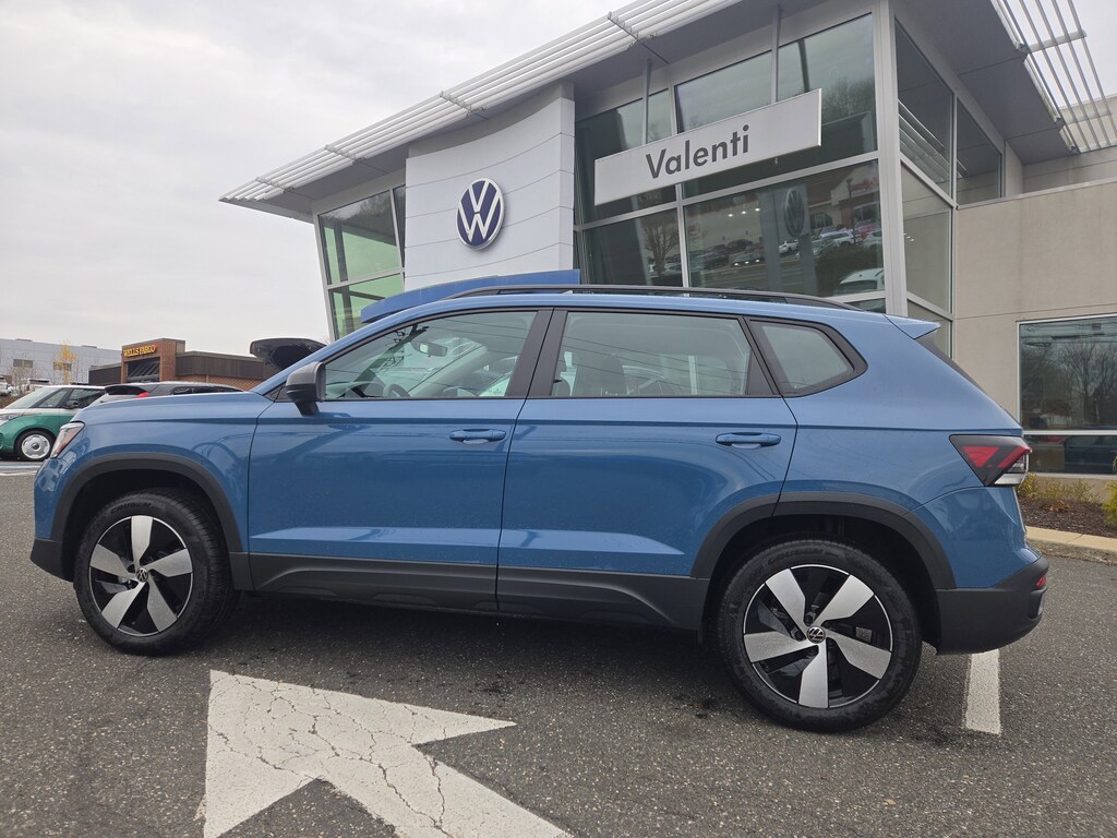 New 2025 Volkswagen Taos S S 4MOTION