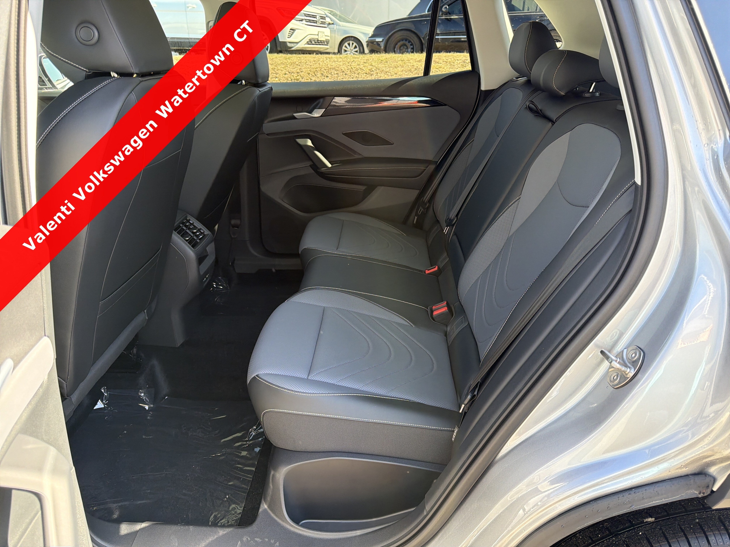 2026 Volkswagen Tiguan SE - Photo 12