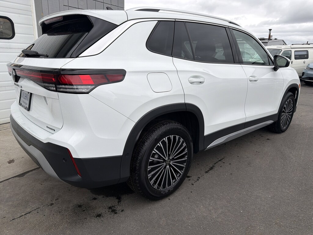 New 2025 Volkswagen Tiguan S 2.0T S 4MOTION