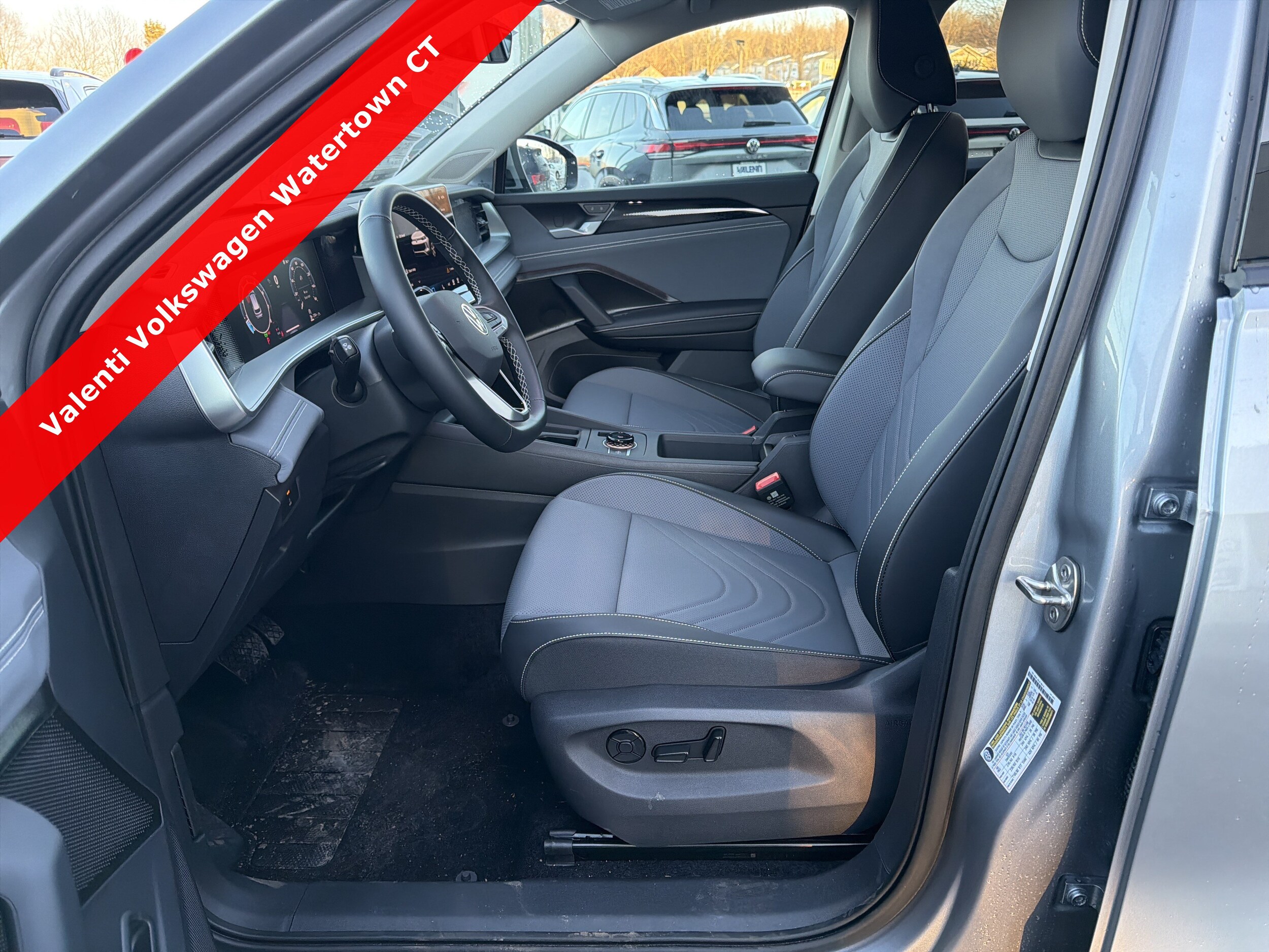 2026 Volkswagen Tiguan SE - Photo 11