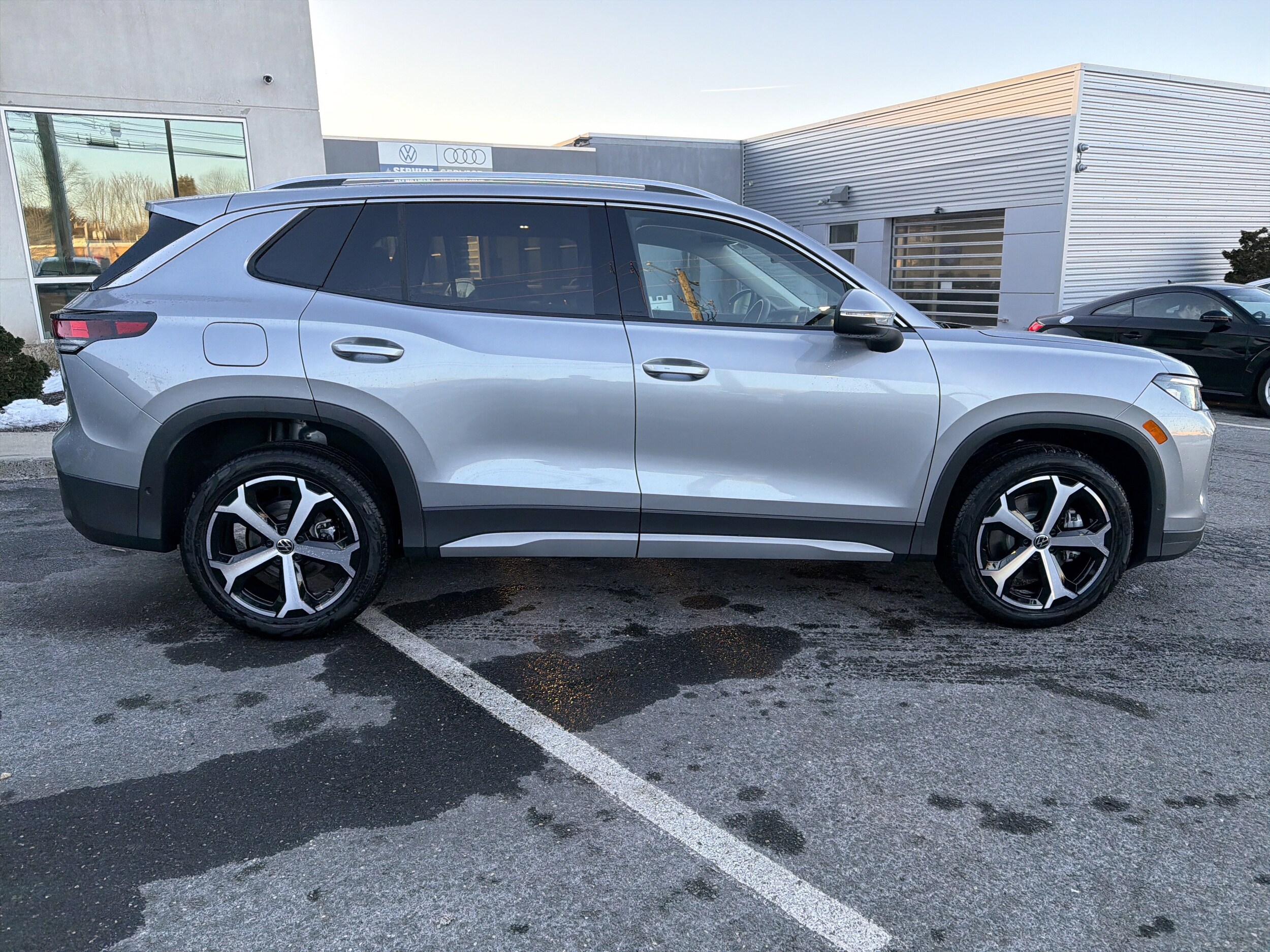2026 Volkswagen Tiguan SE - Photo 13