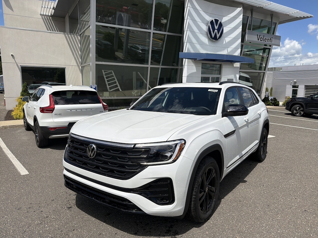 New 2026 Volkswagen Atlas Cross Sport 2.0T SEL R-Line Black 2.0T SEL R-Line Black 4MOTION