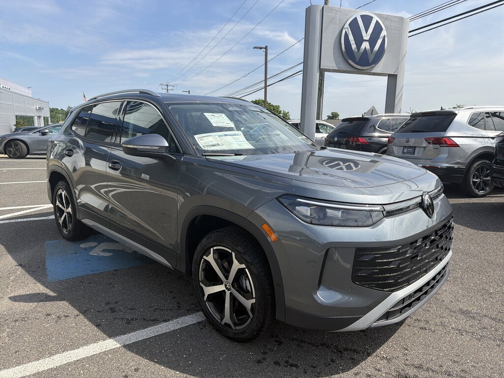 New 2026 Volkswagen Tiguan SE SE 4MOTION