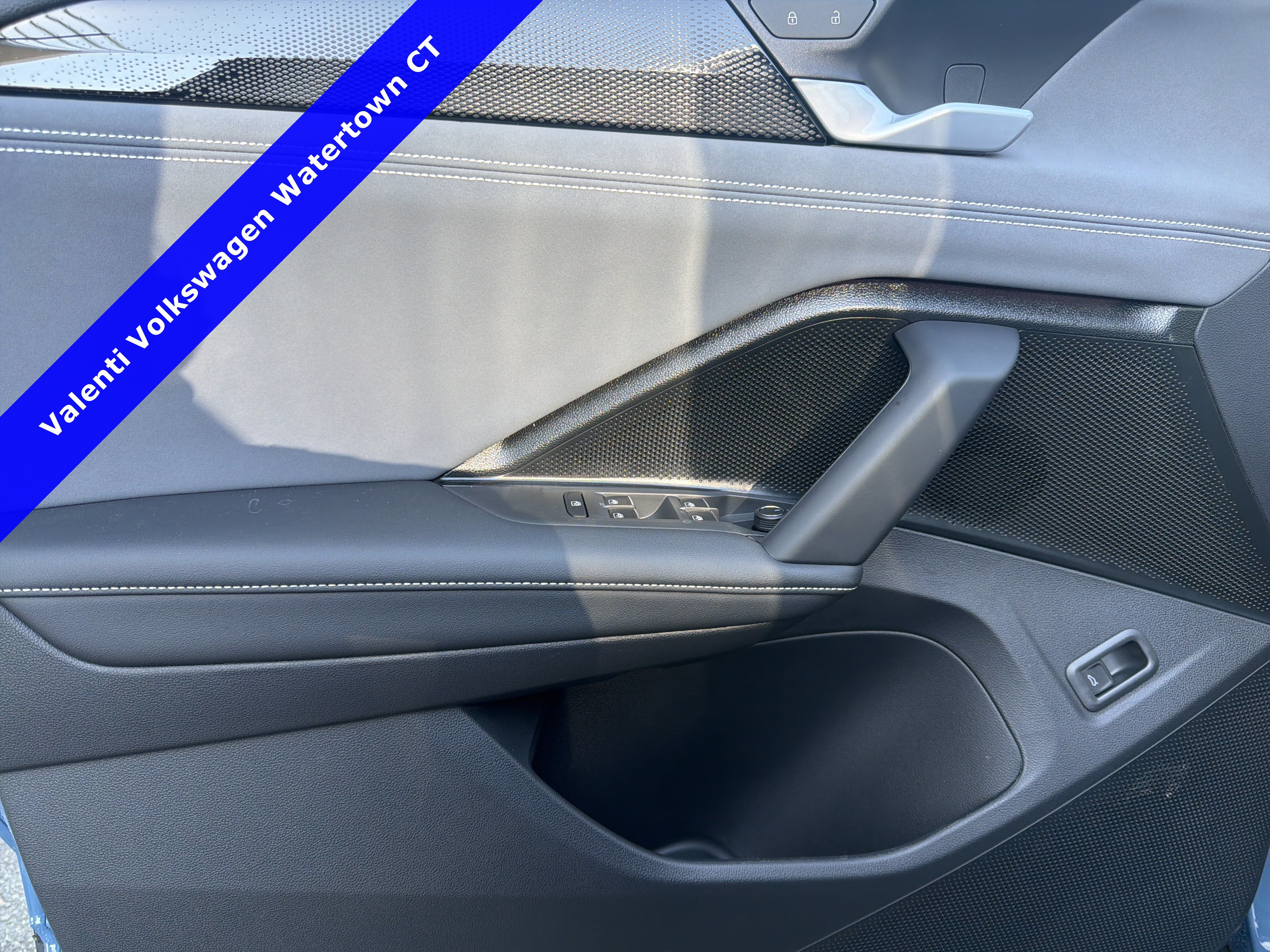 2026 Volkswagen Tiguan SE - Photo 14