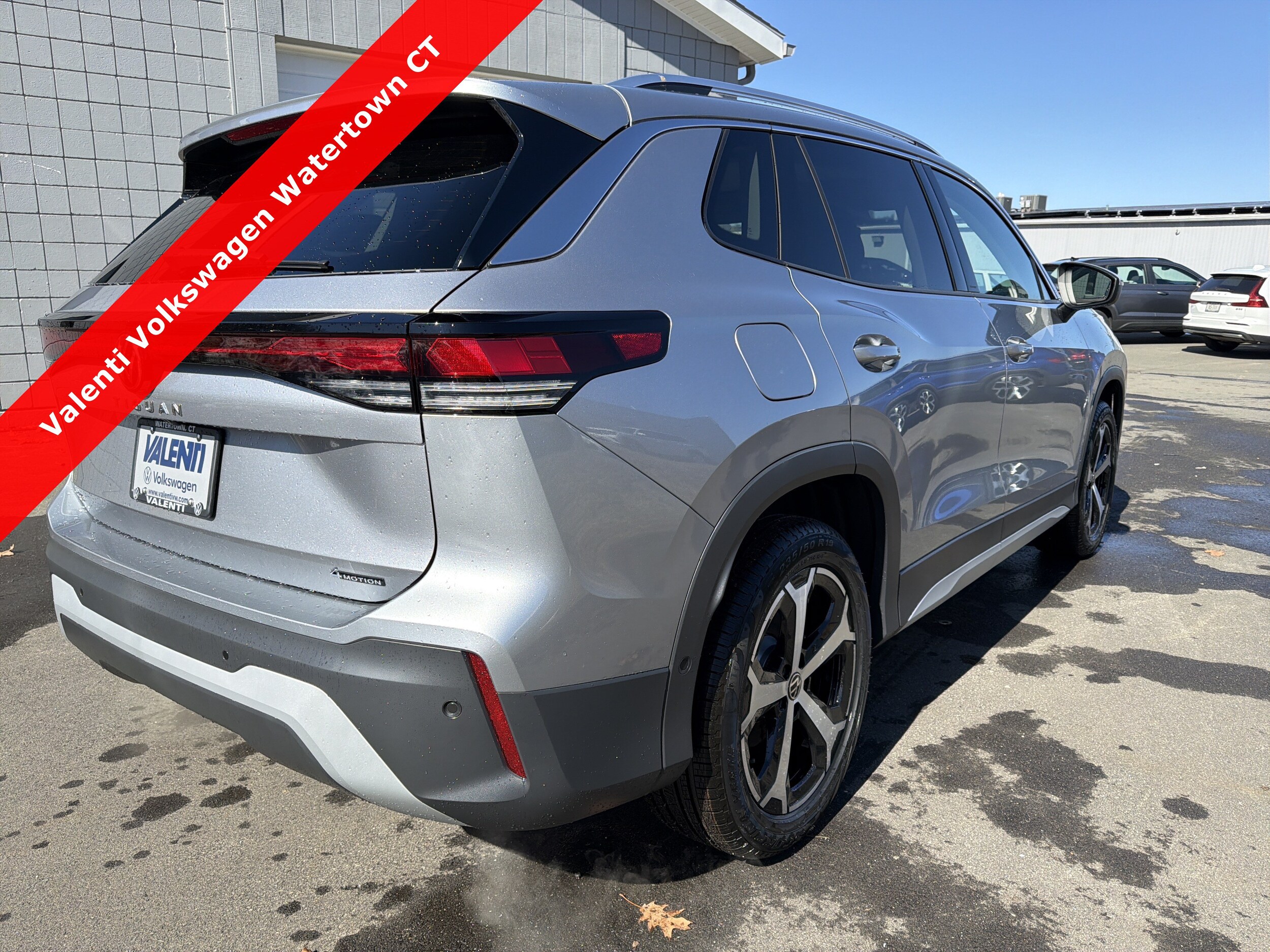 2026 Volkswagen Tiguan SE - Photo 4