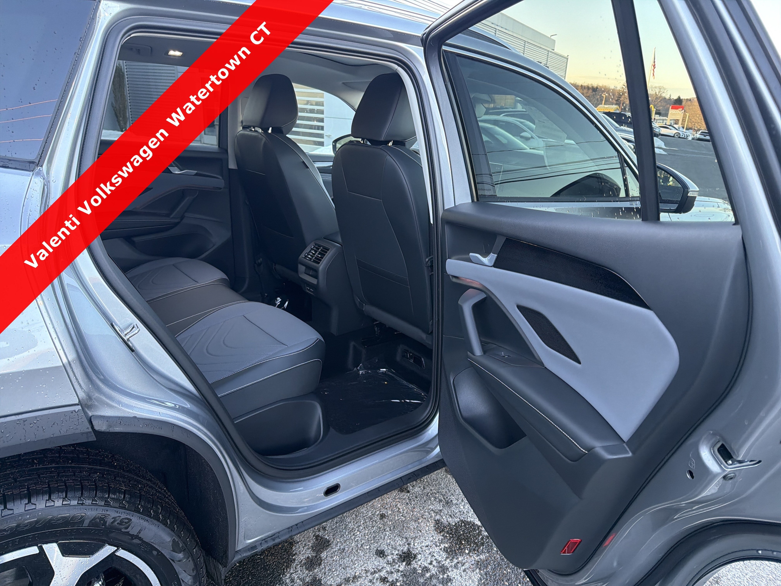 2026 Volkswagen Tiguan SE - Photo 15