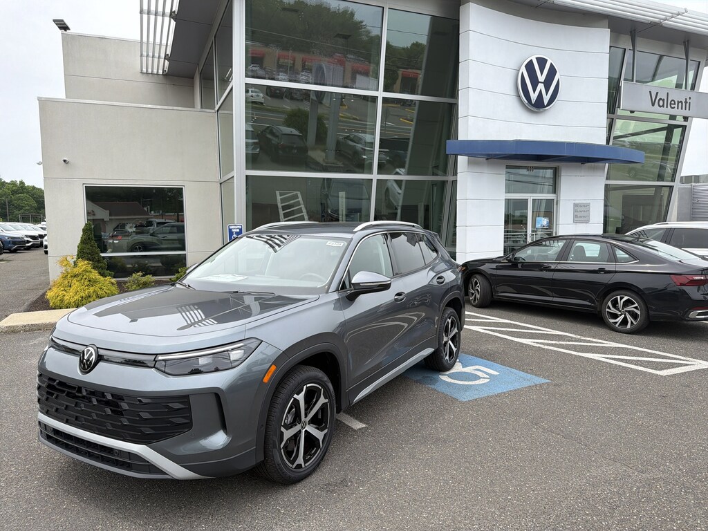 New 2026 Volkswagen Tiguan SE SE 4MOTION