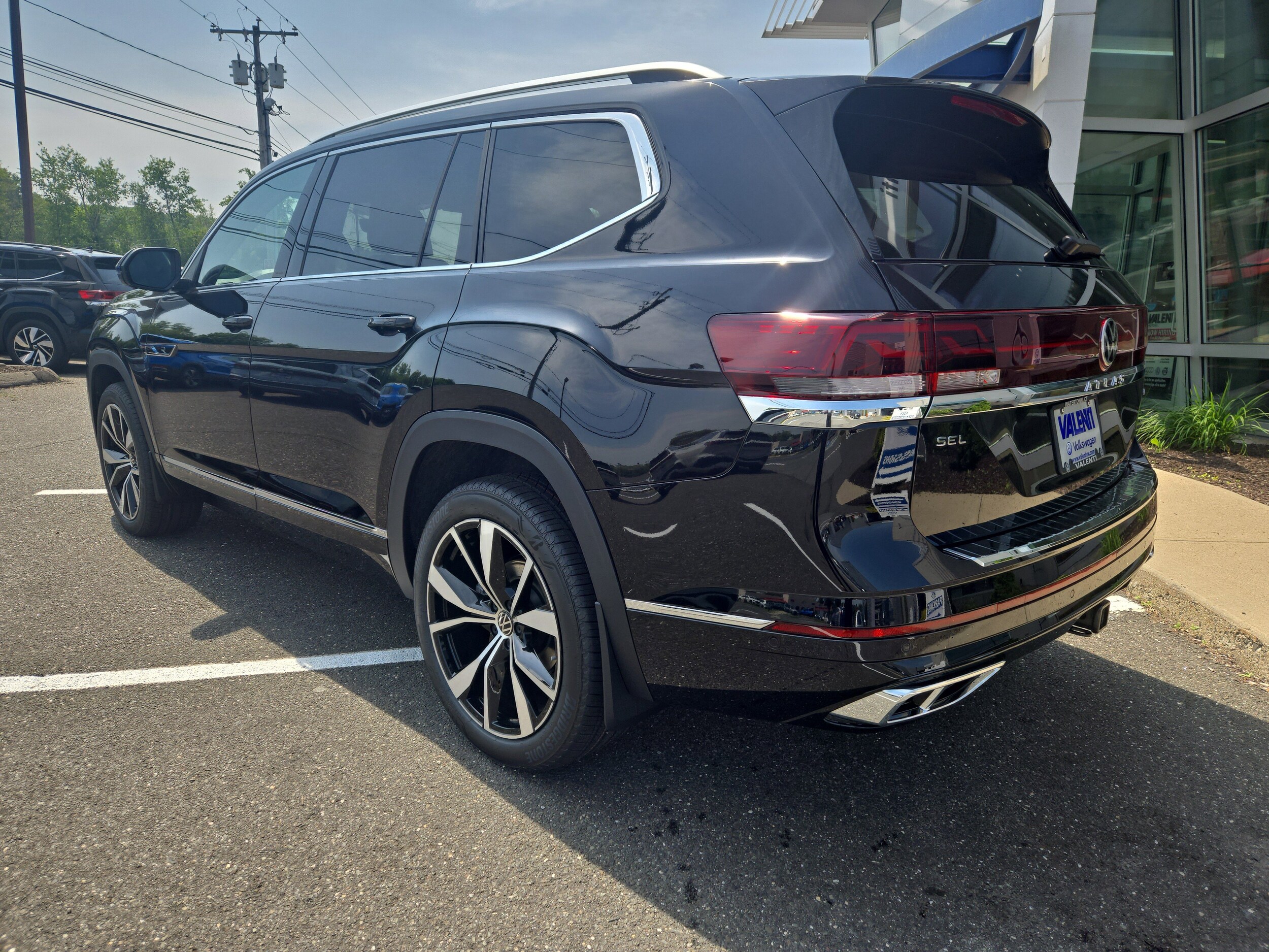 2025 Volkswagen Atlas SEL Premium R-Line photo 4