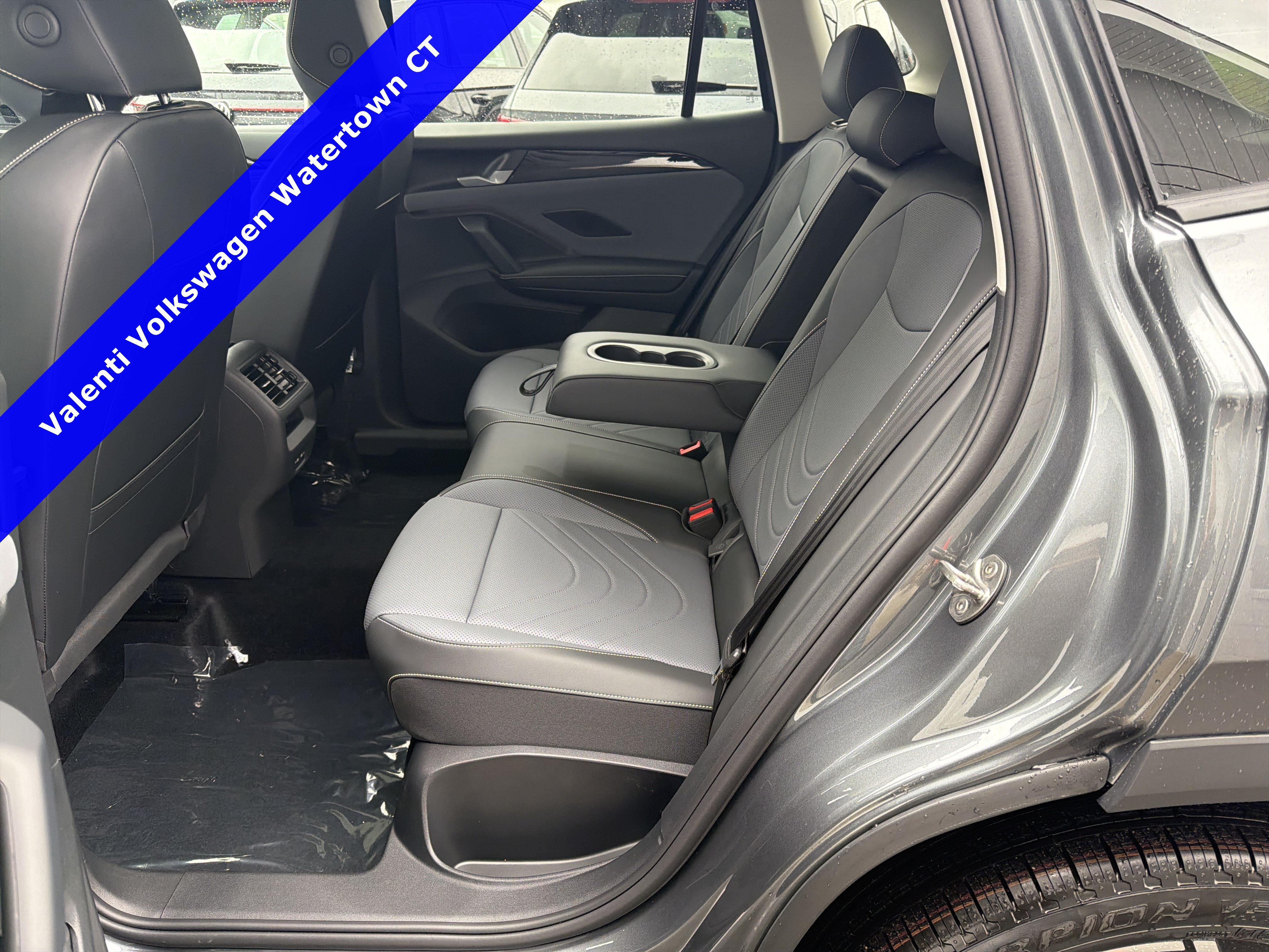2026 Volkswagen Tiguan SE - Photo 12