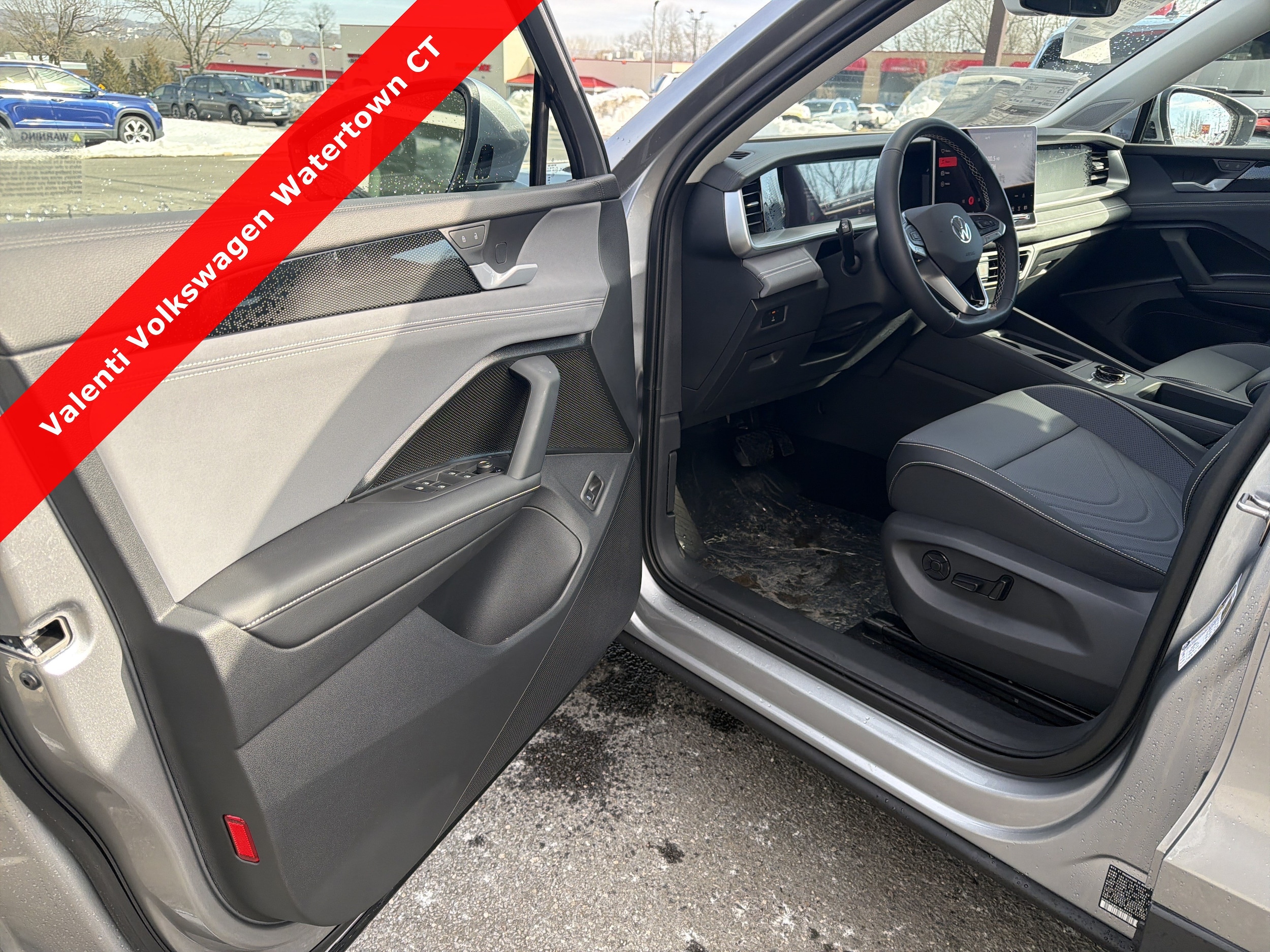 2026 Volkswagen Tiguan SE - Photo 18