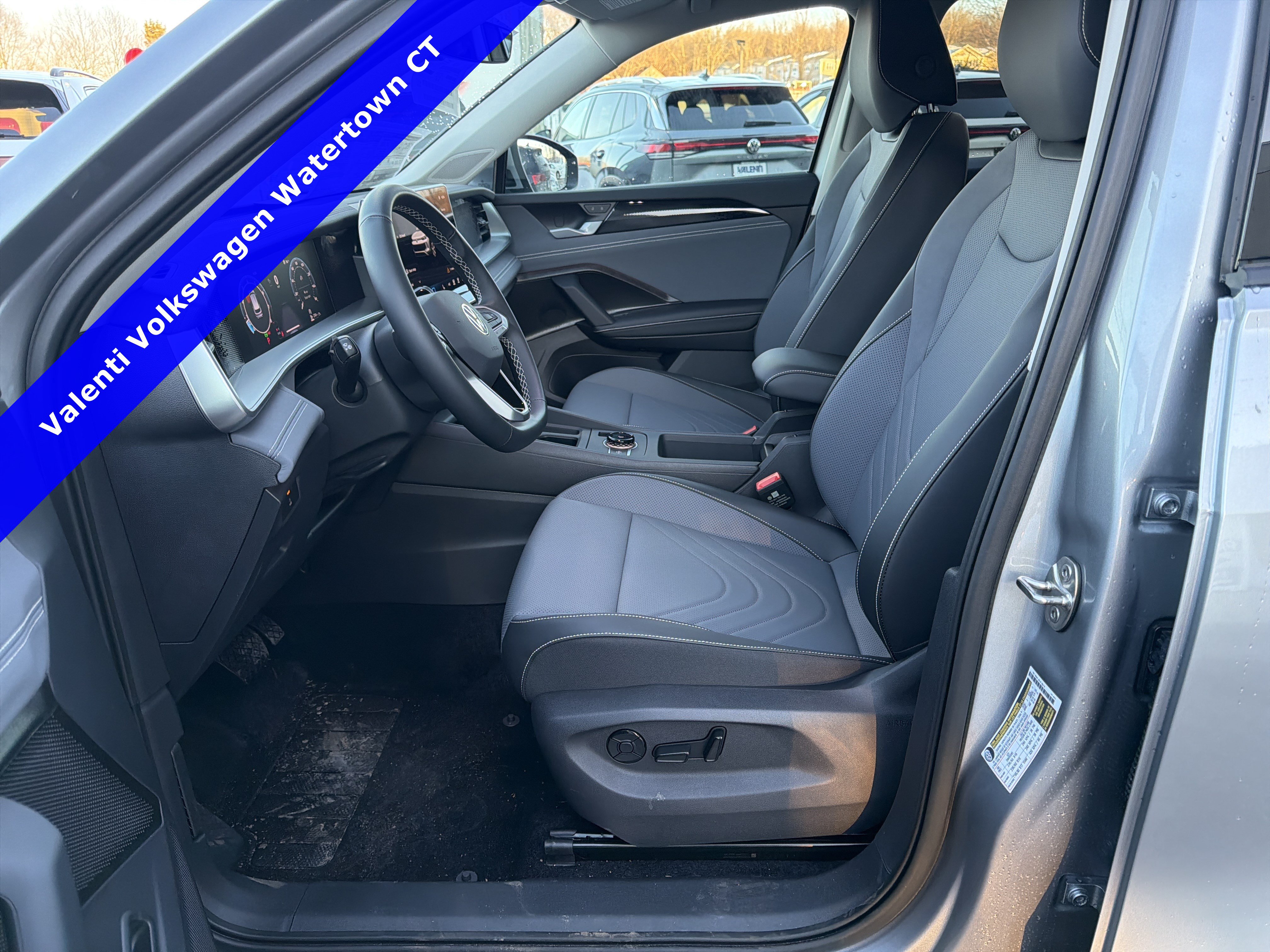2026 Volkswagen Tiguan SE - Photo 12