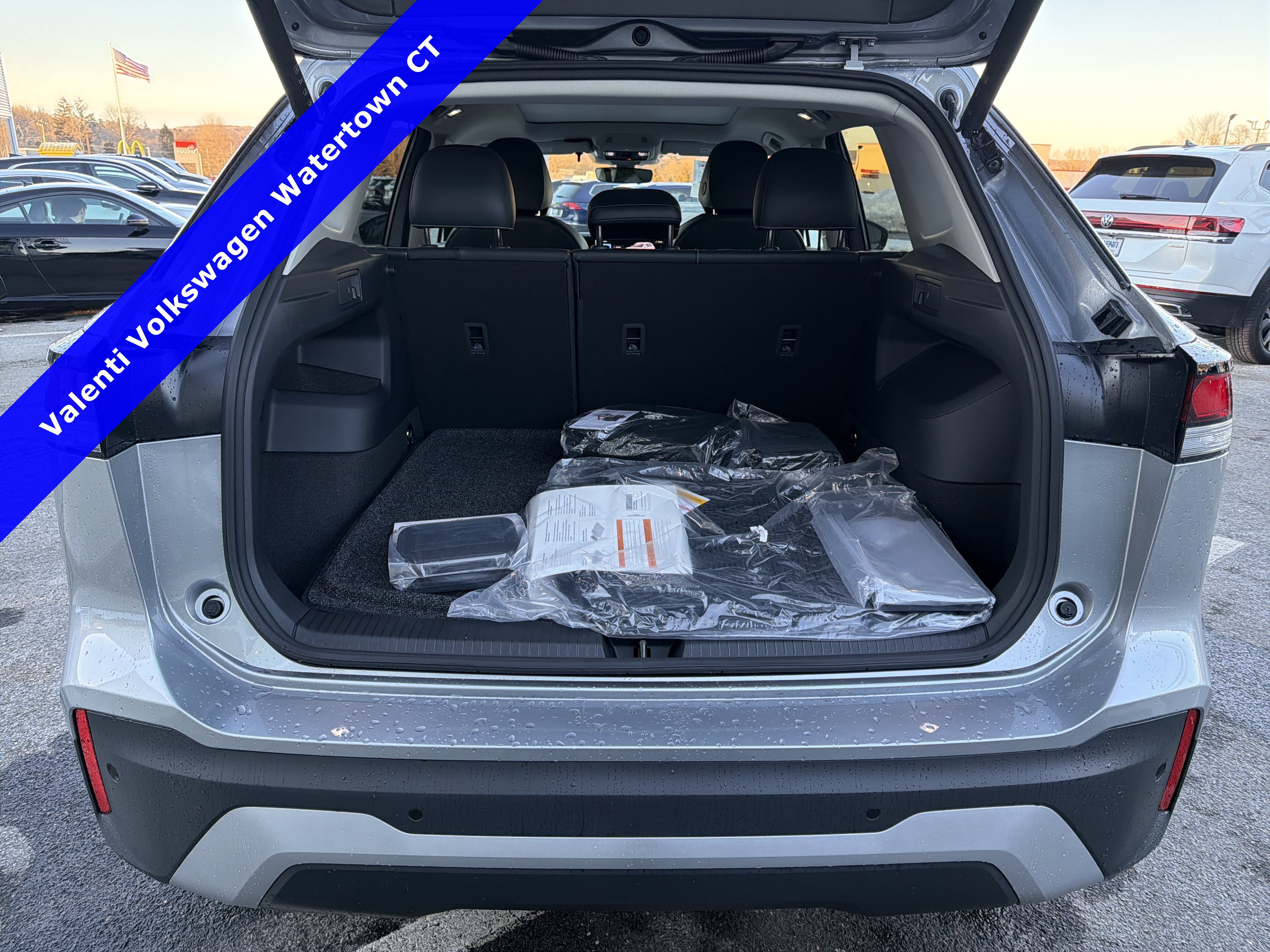 2026 Volkswagen Tiguan SE - Photo 17