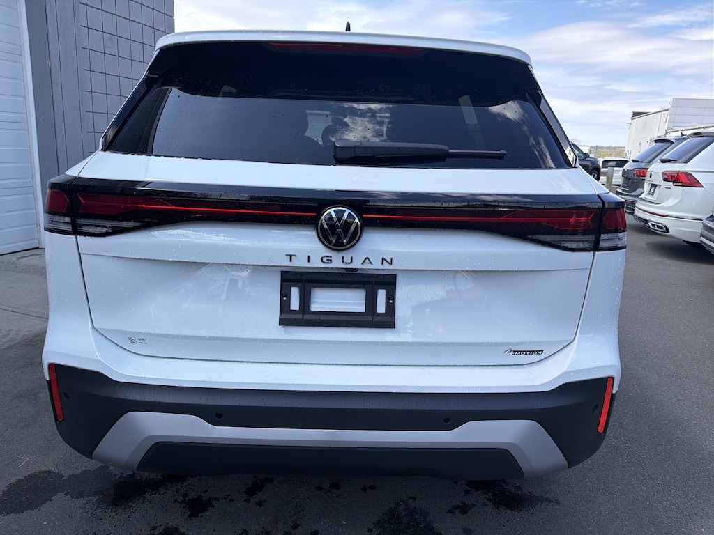 New 2026 Volkswagen Tiguan SE SE 4MOTION