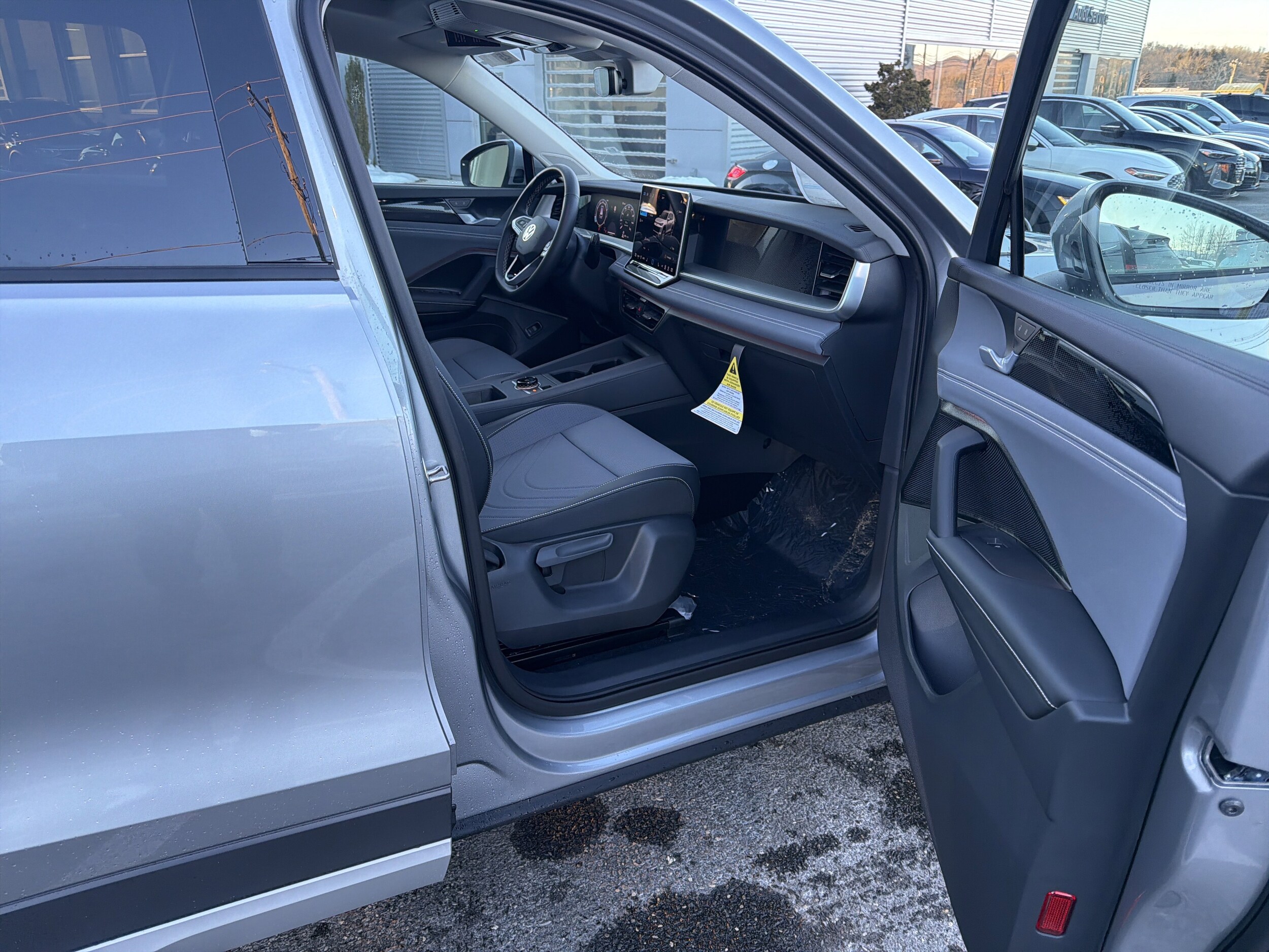 2026 Volkswagen Tiguan SE - Photo 24
