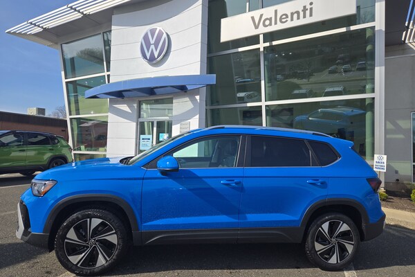 2025 Volkswagen Taos SE SE 4MOTION