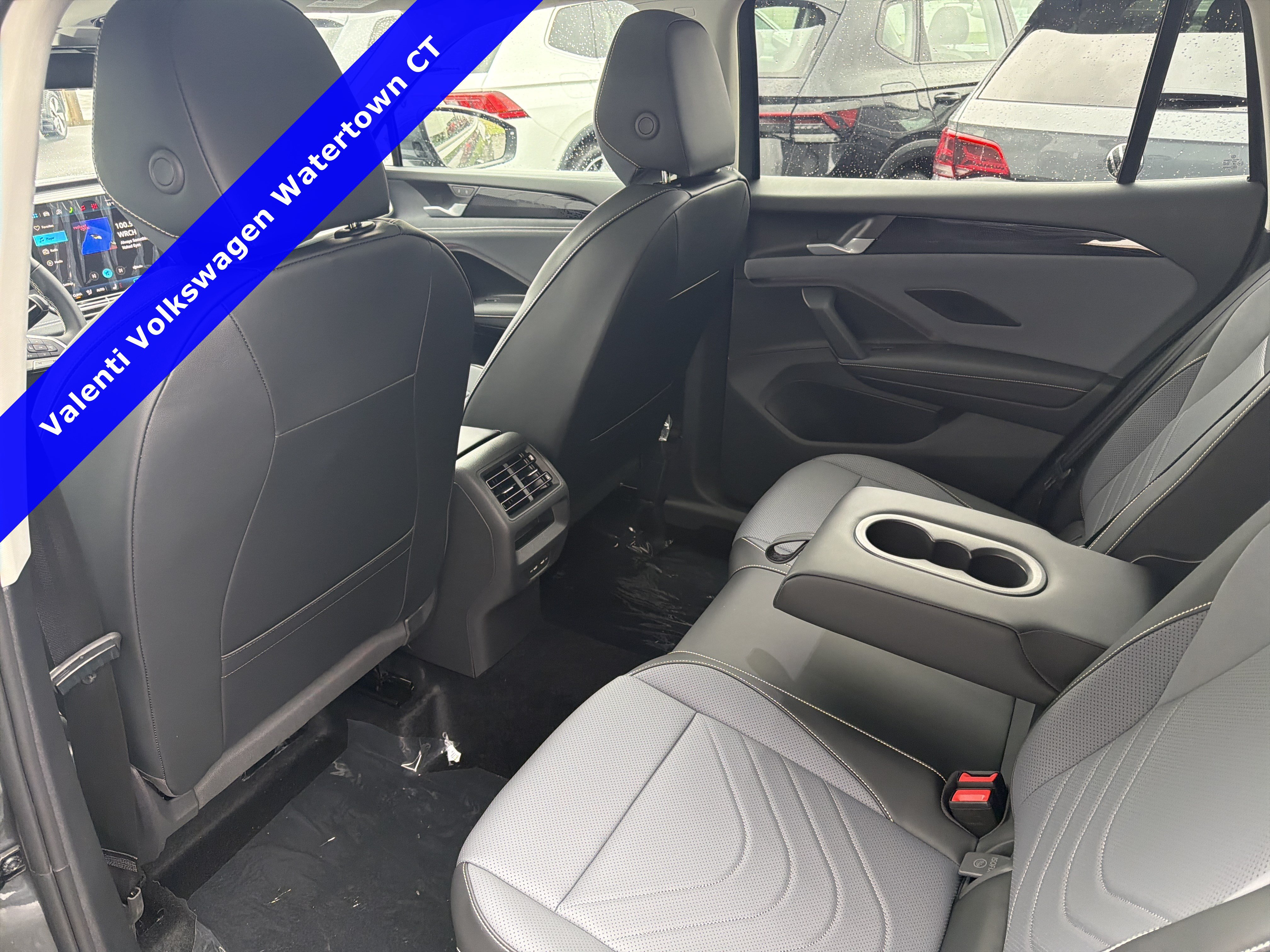 2026 Volkswagen Tiguan SE - Photo 11