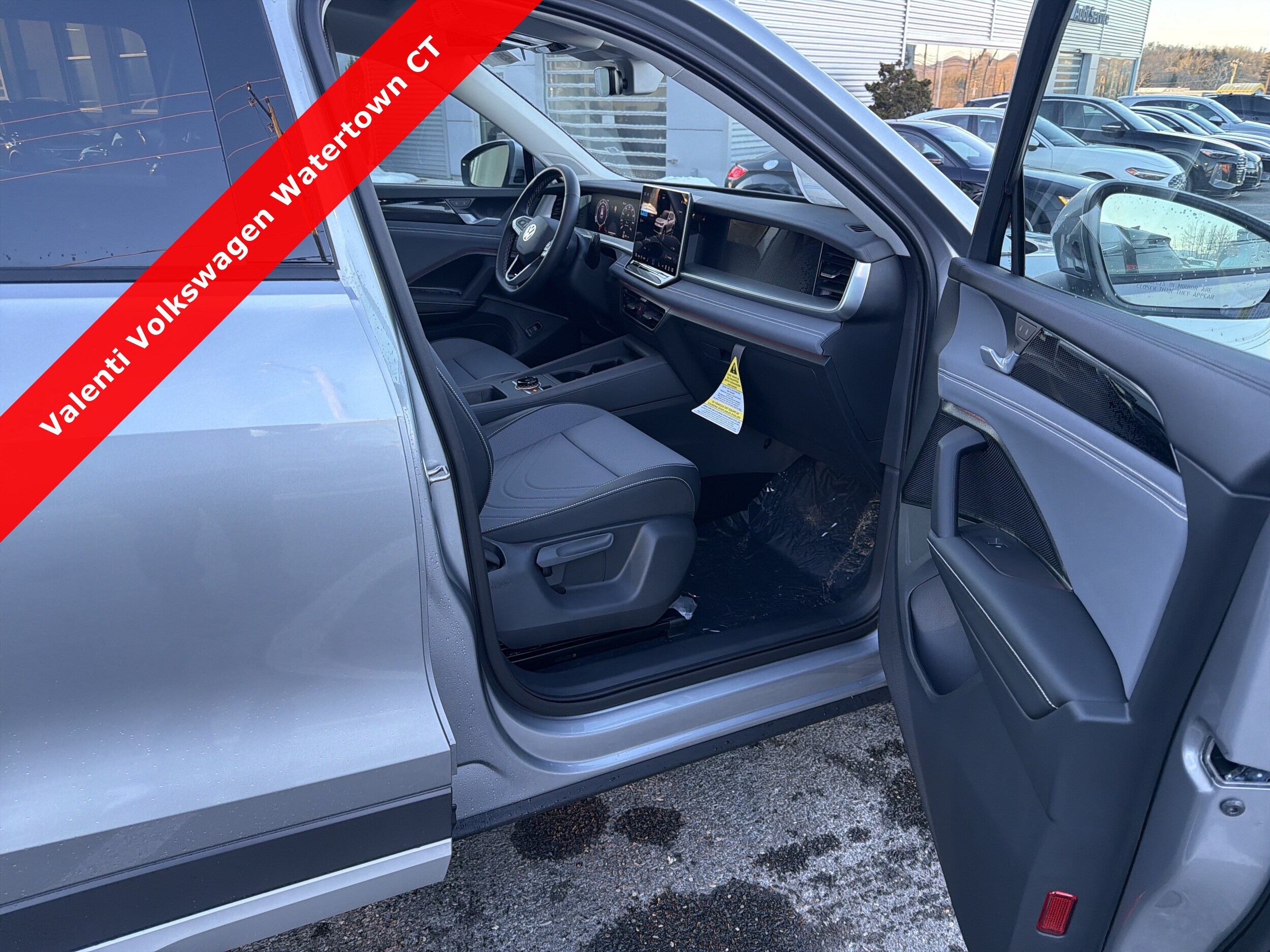 2026 Volkswagen Tiguan SE - Photo 23