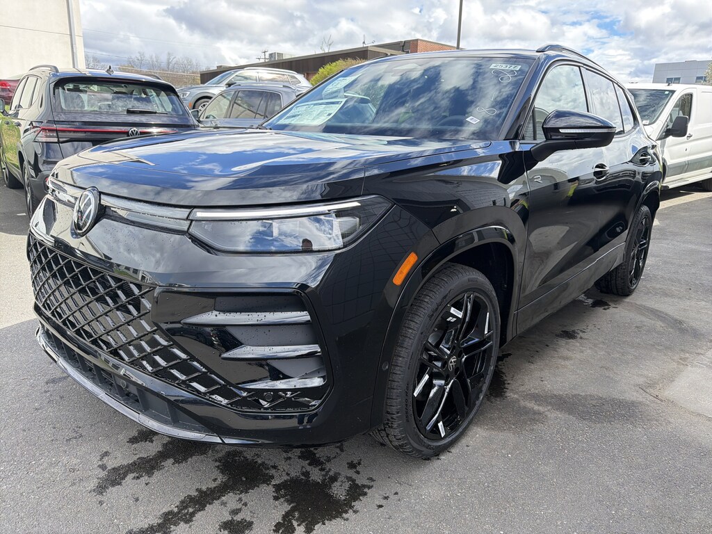 New 2026 Volkswagen Tiguan SE R-Line Black SE R-Line Black 4MOTION